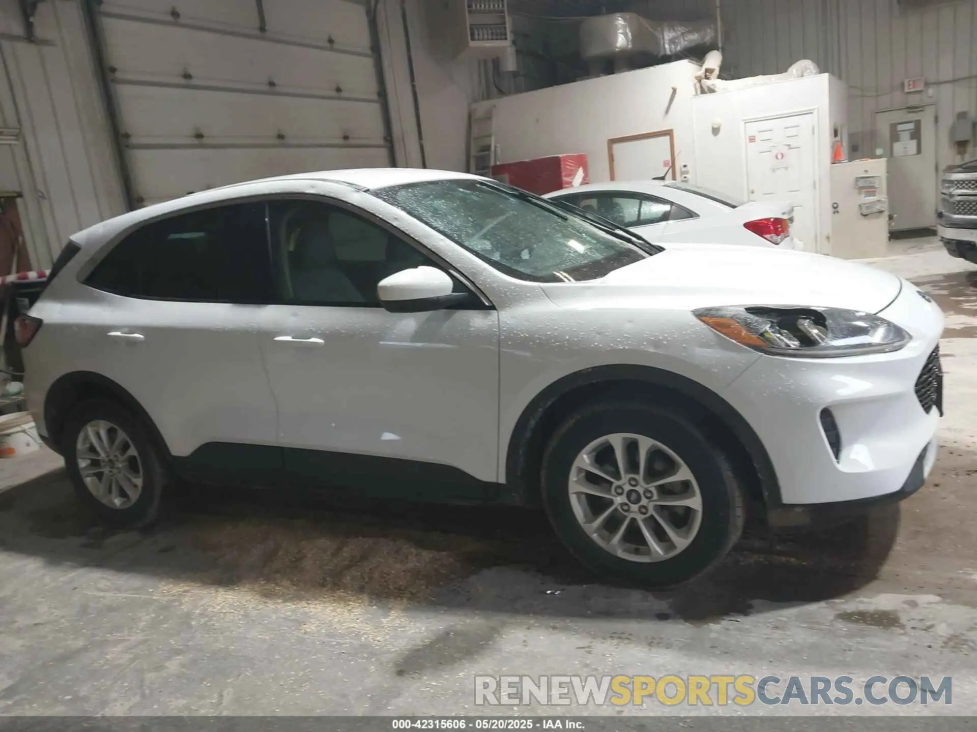 13 Photograph of a damaged car 1FMCU0G65LUB13267 FORD ESCAPE 2020