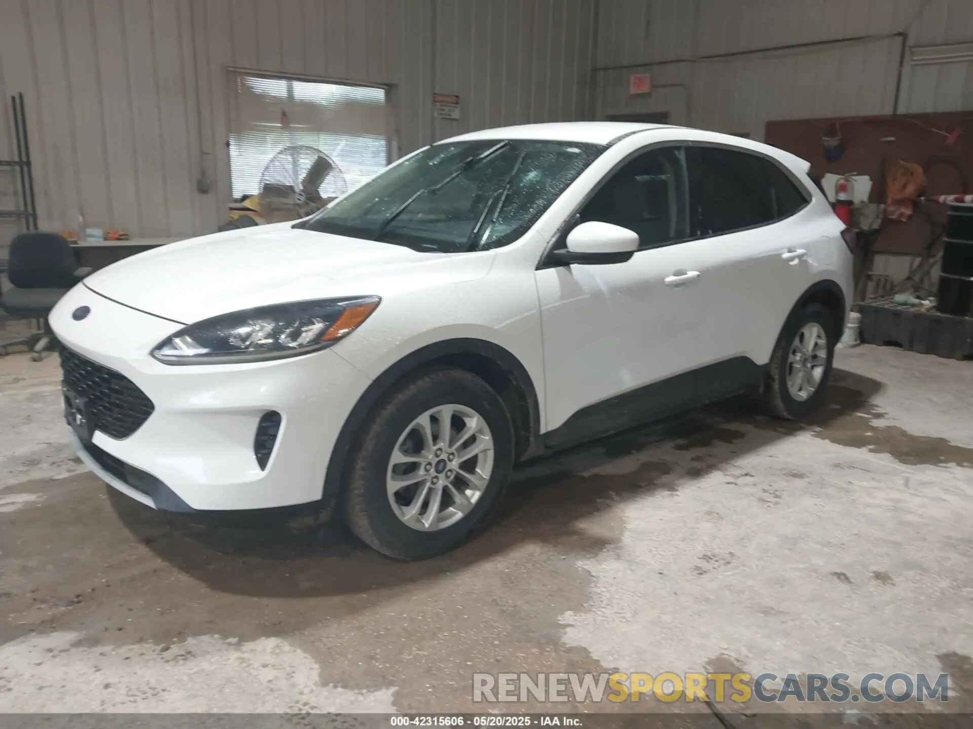 2 Photograph of a damaged car 1FMCU0G65LUB13267 FORD ESCAPE 2020