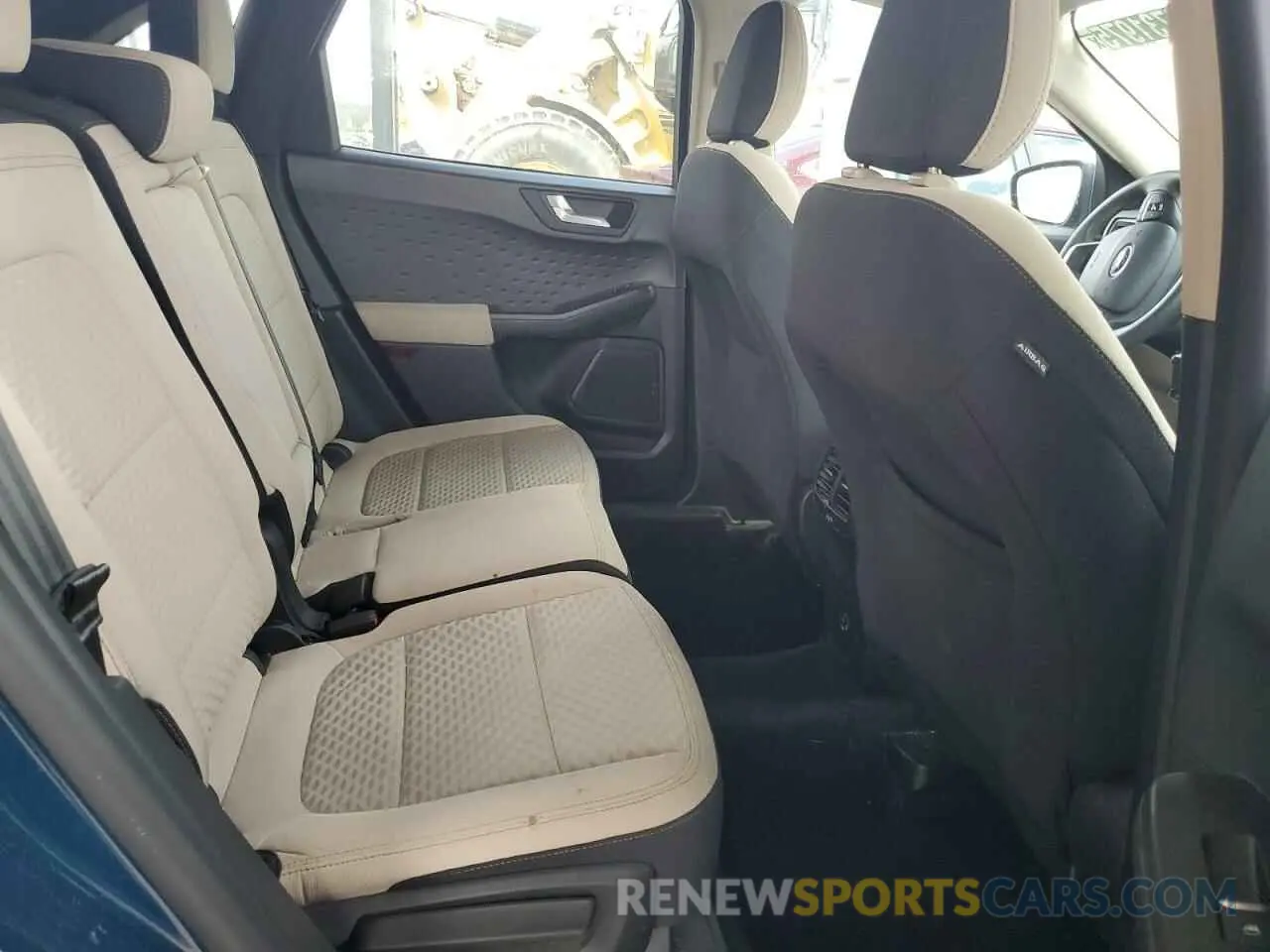 11 Photograph of a damaged car 1FMCU0G65LUB84016 FORD ESCAPE 2020