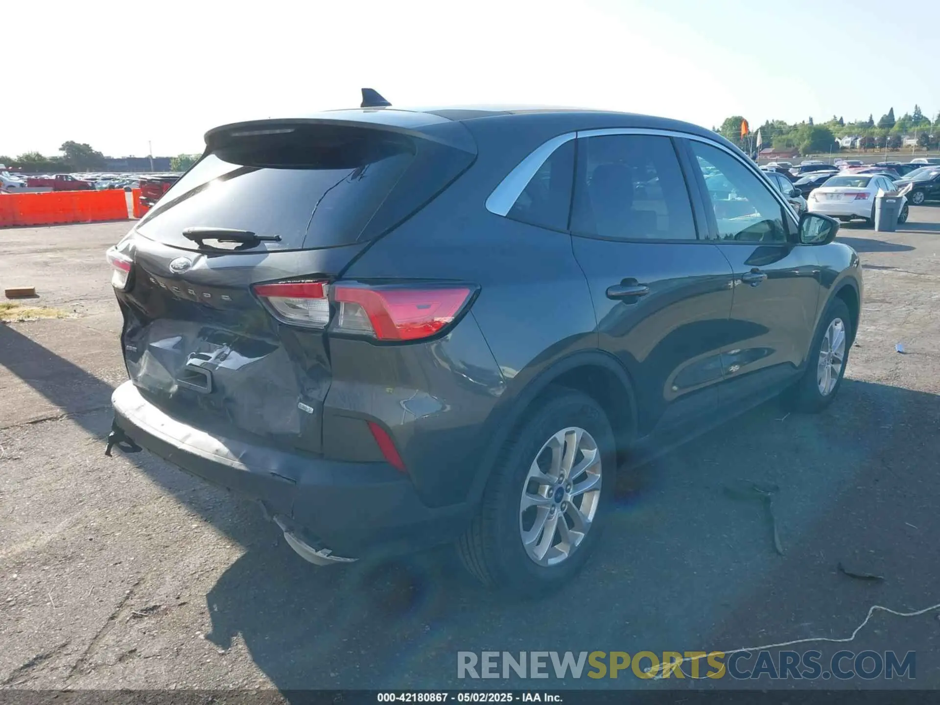 4 Photograph of a damaged car 1FMCU0G65LUB92150 FORD ESCAPE 2020