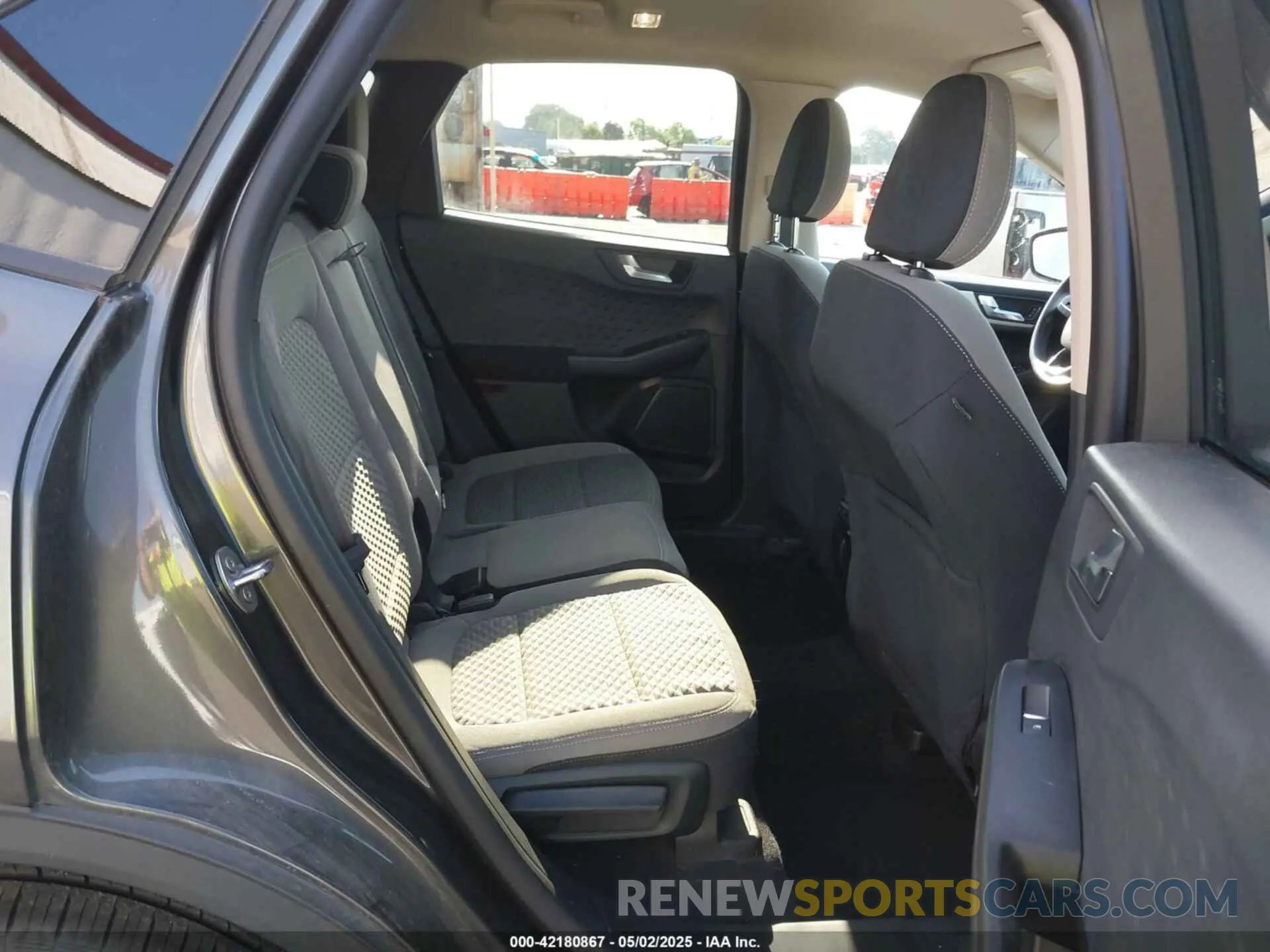 8 Photograph of a damaged car 1FMCU0G65LUB92150 FORD ESCAPE 2020