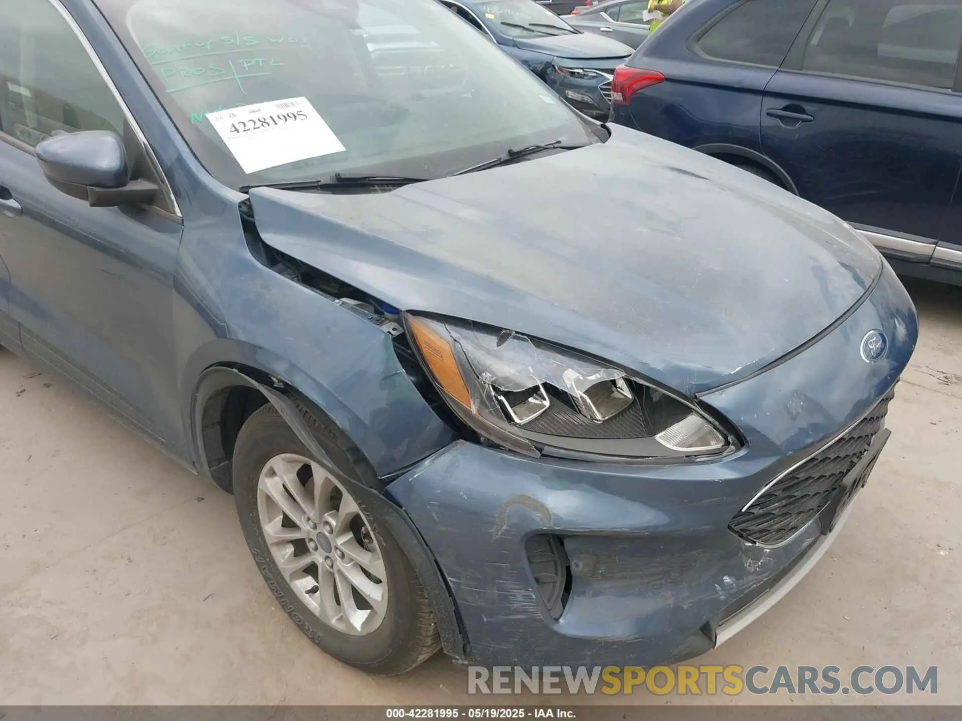 6 Photograph of a damaged car 1FMCU0G65LUC00263 FORD ESCAPE 2020