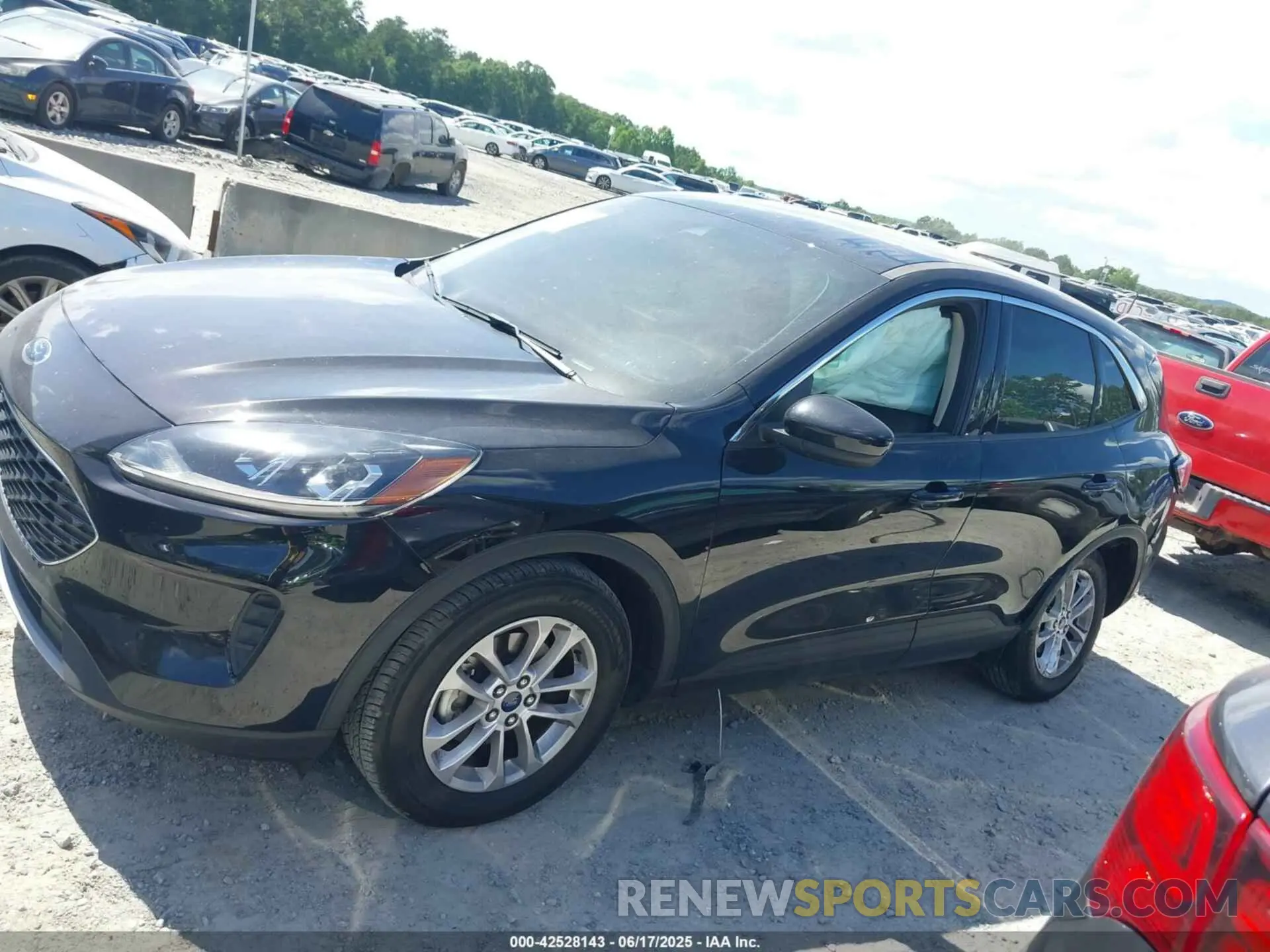 14 Photograph of a damaged car 1FMCU0G65LUC62679 FORD ESCAPE 2020