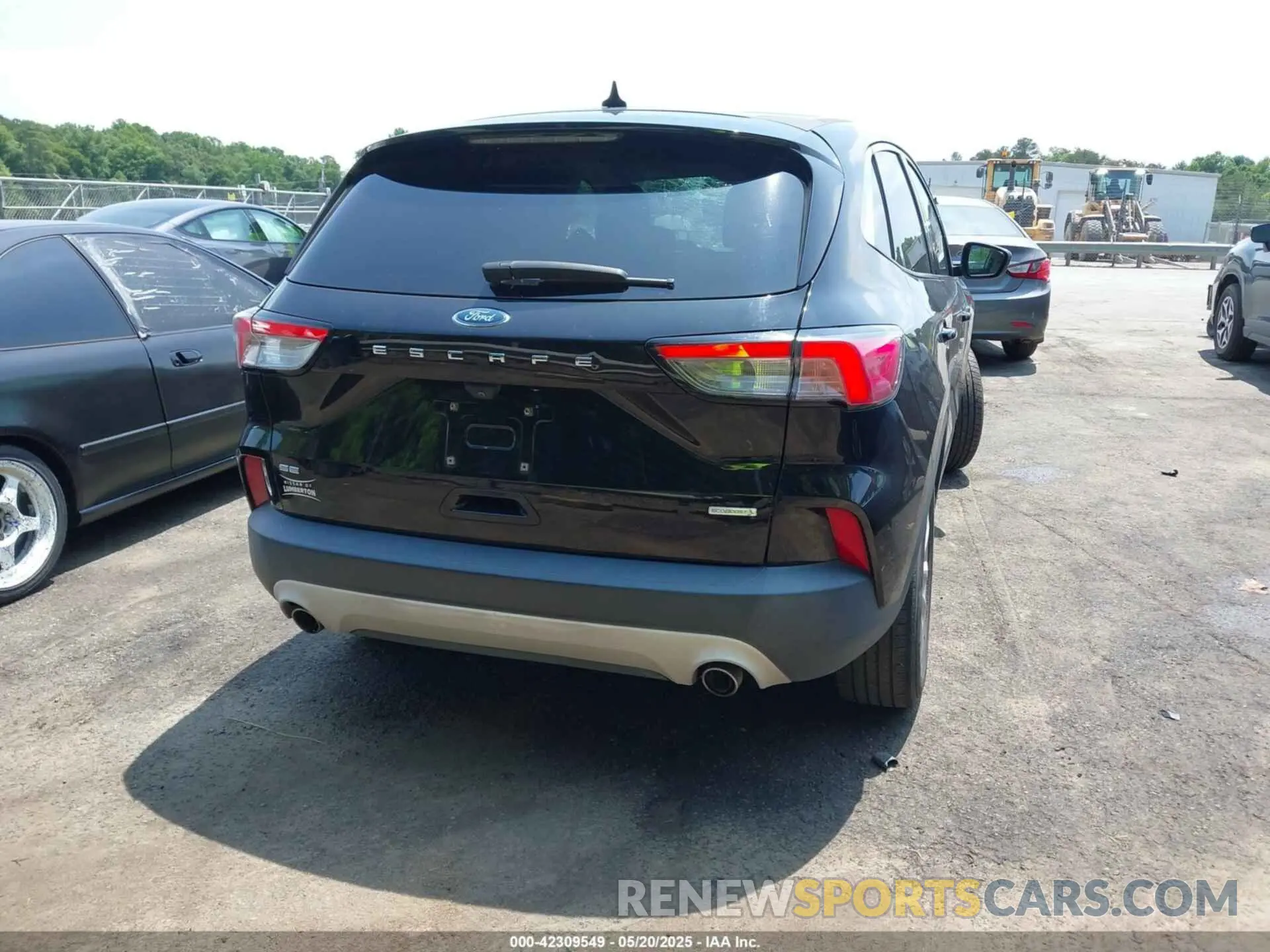 16 Photograph of a damaged car 1FMCU0G66LUA05871 FORD ESCAPE 2020