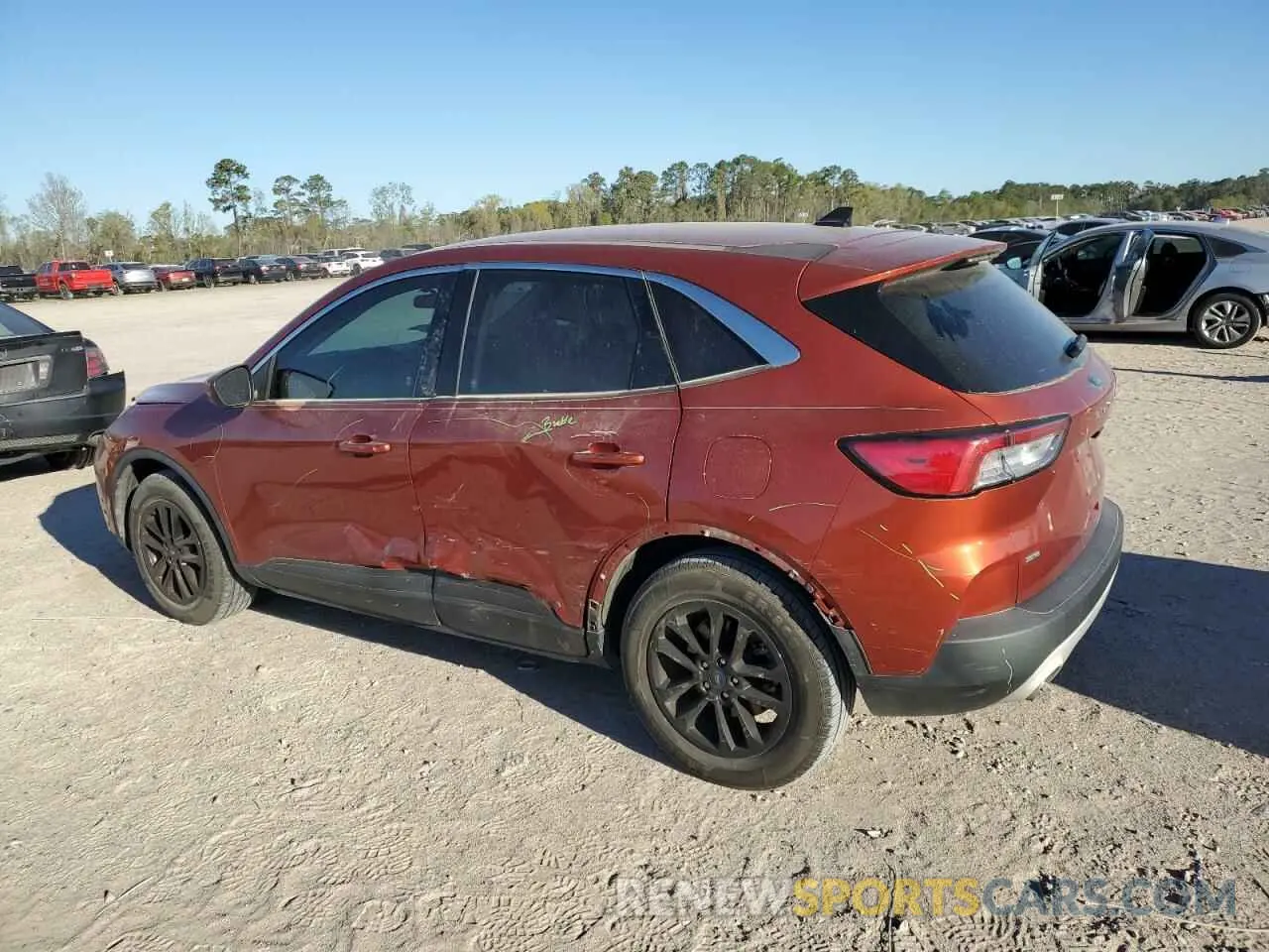 2 Photograph of a damaged car 1FMCU0G66LUA10729 FORD ESCAPE 2020