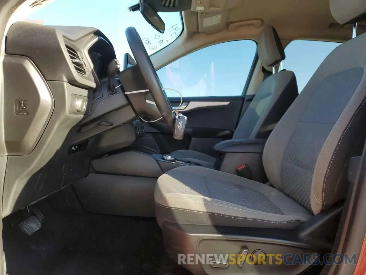 7 Photograph of a damaged car 1FMCU0G66LUA10729 FORD ESCAPE 2020