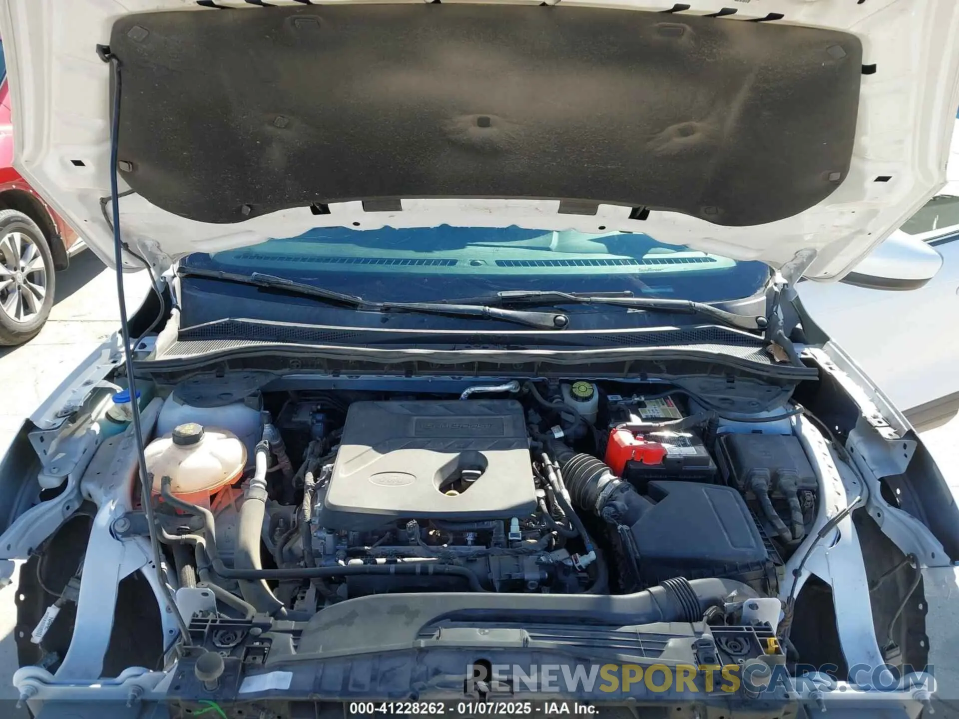 10 Photograph of a damaged car 1FMCU0G66LUA31581 FORD ESCAPE 2020