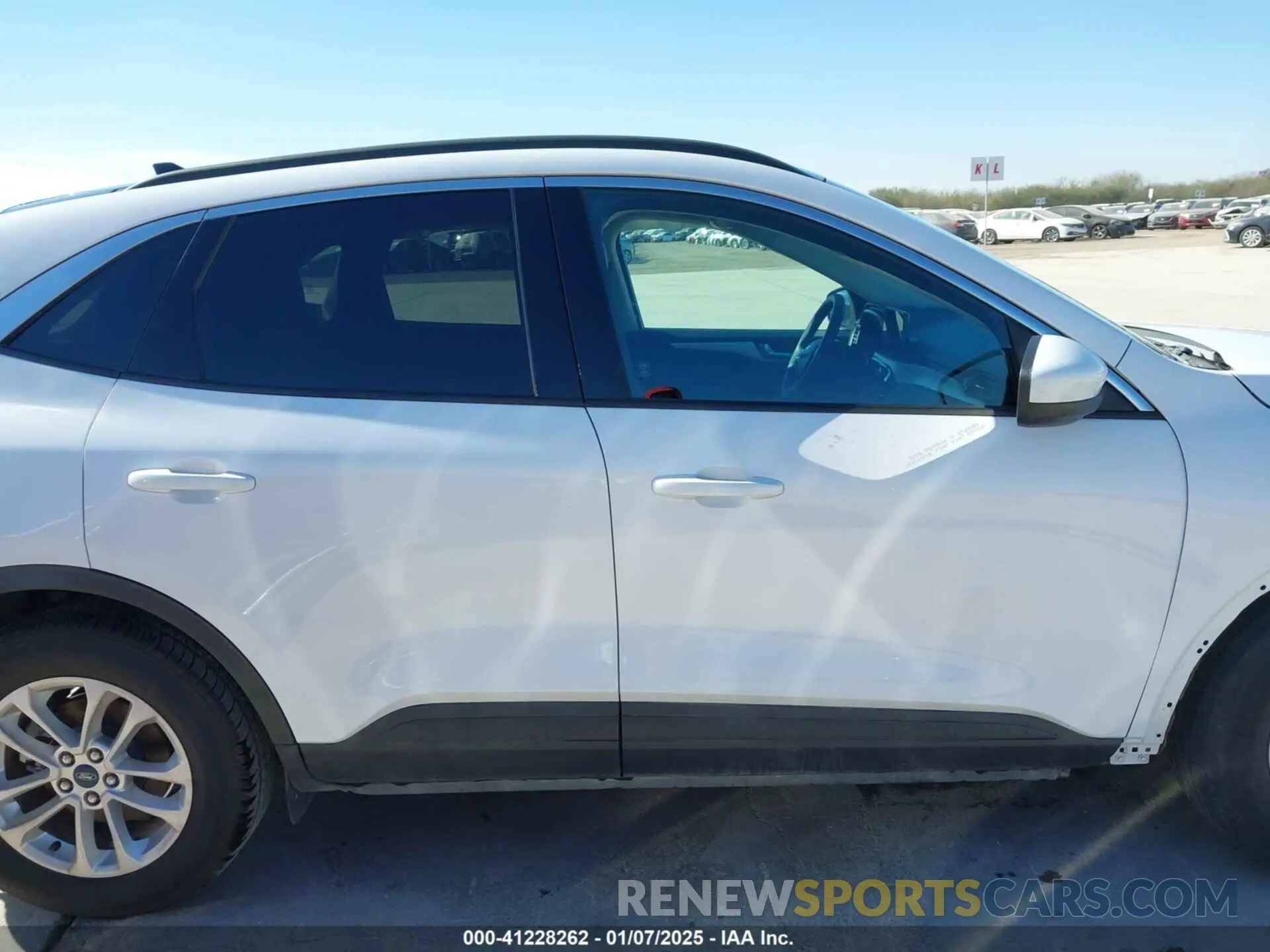 13 Photograph of a damaged car 1FMCU0G66LUA31581 FORD ESCAPE 2020