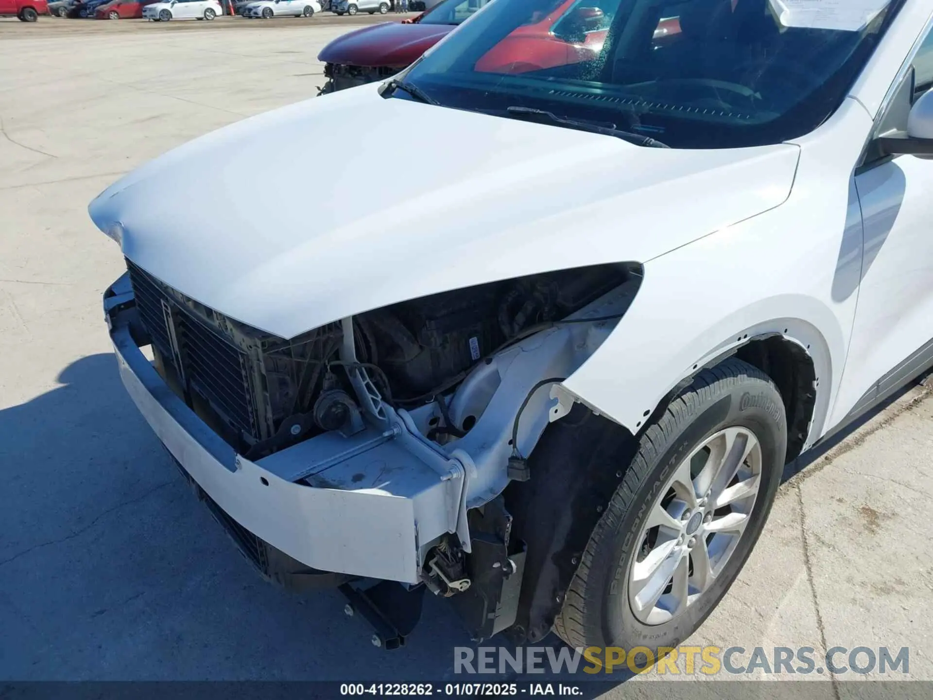 17 Photograph of a damaged car 1FMCU0G66LUA31581 FORD ESCAPE 2020