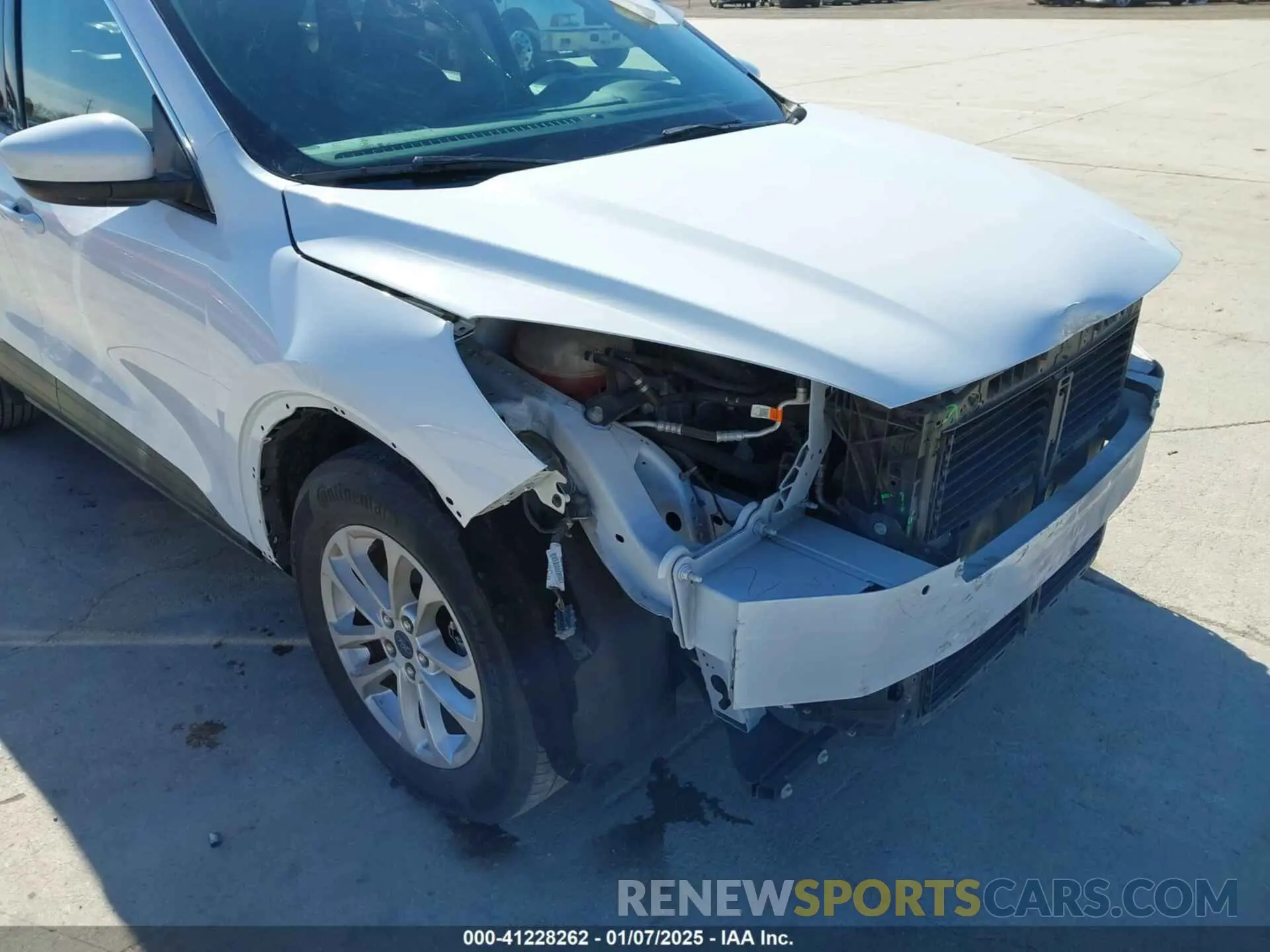 6 Photograph of a damaged car 1FMCU0G66LUA31581 FORD ESCAPE 2020