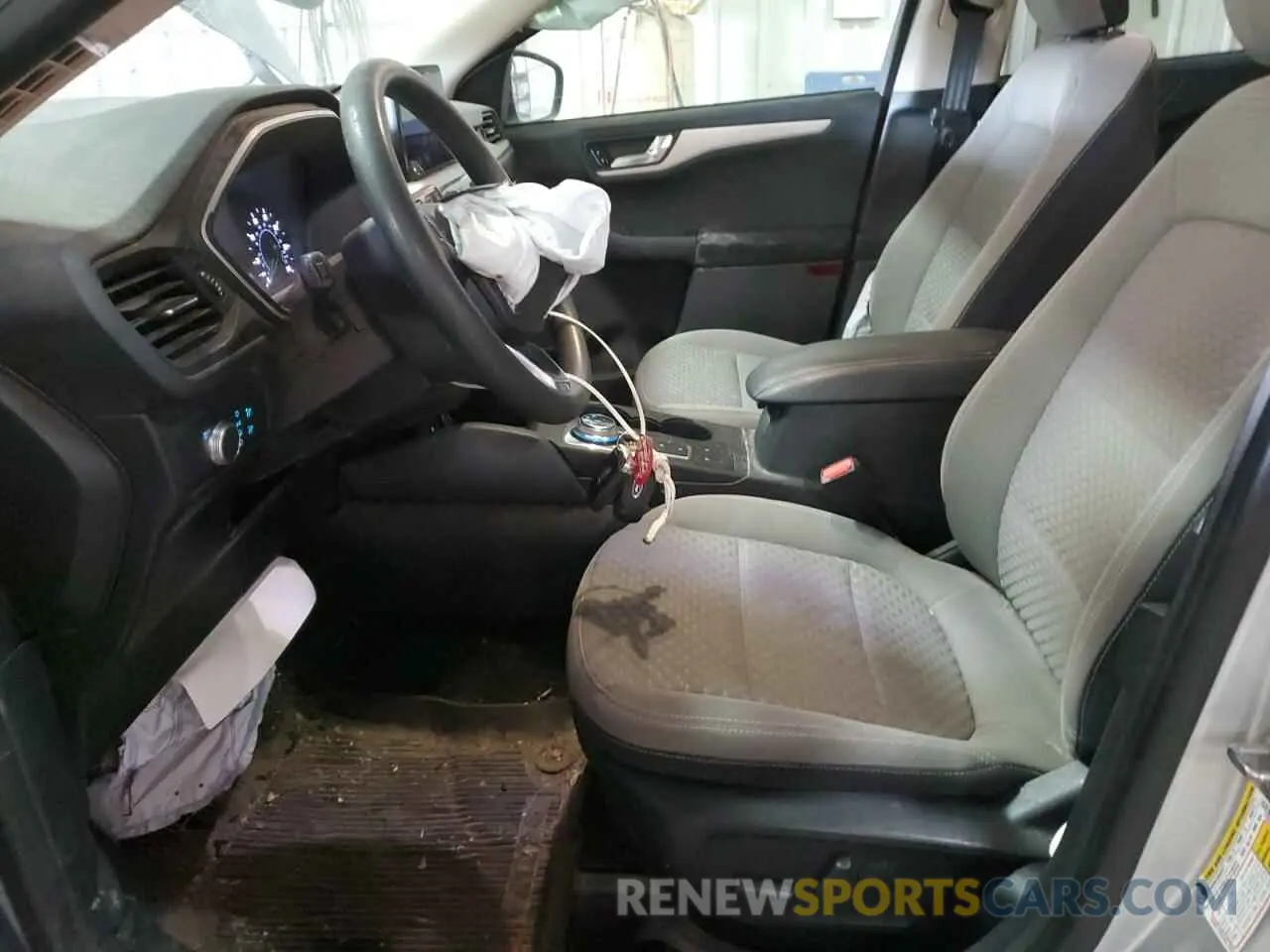 7 Photograph of a damaged car 1FMCU0G66LUA33010 FORD ESCAPE 2020