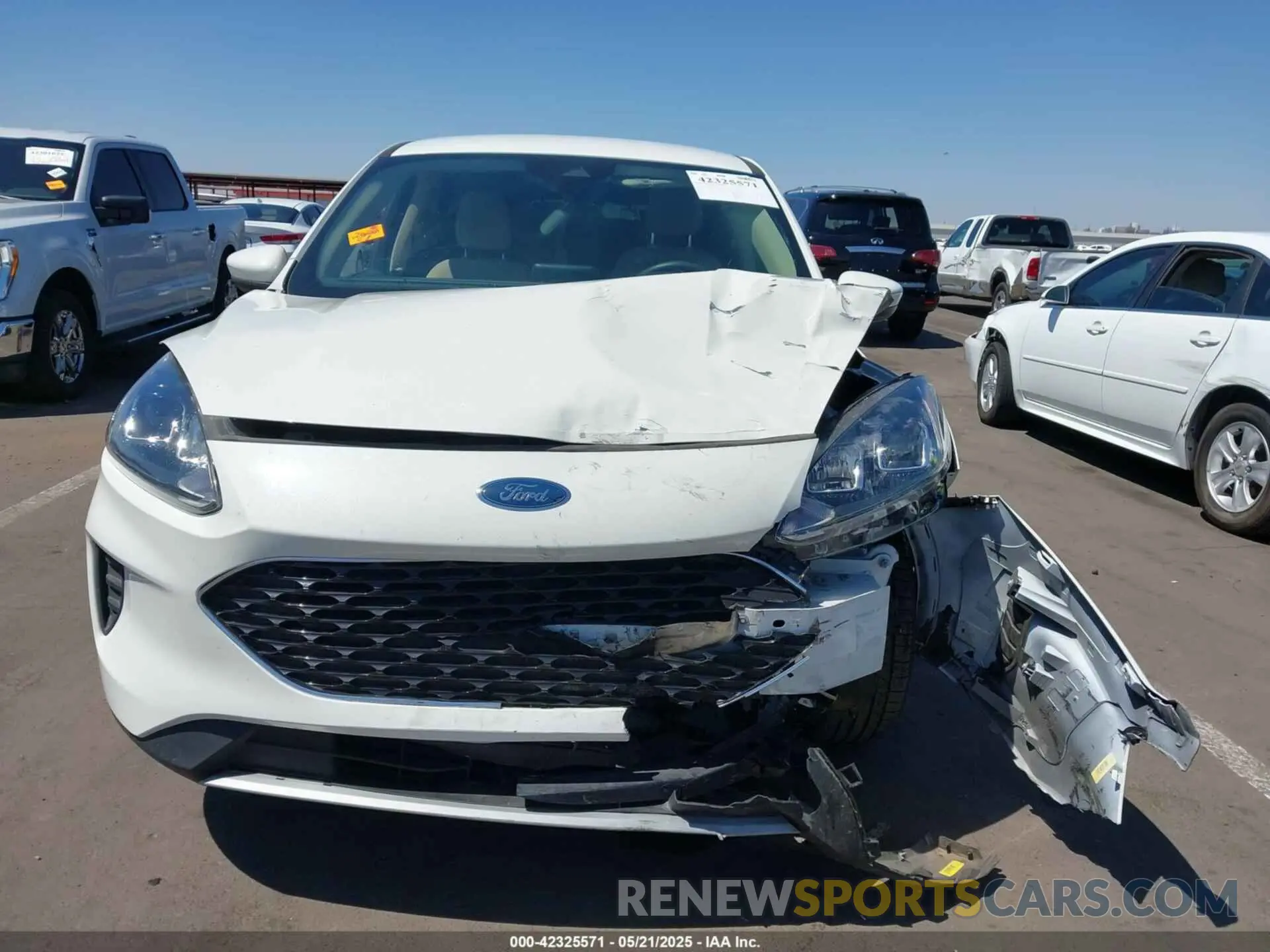 6 Photograph of a damaged car 1FMCU0G66LUA35694 FORD ESCAPE 2020