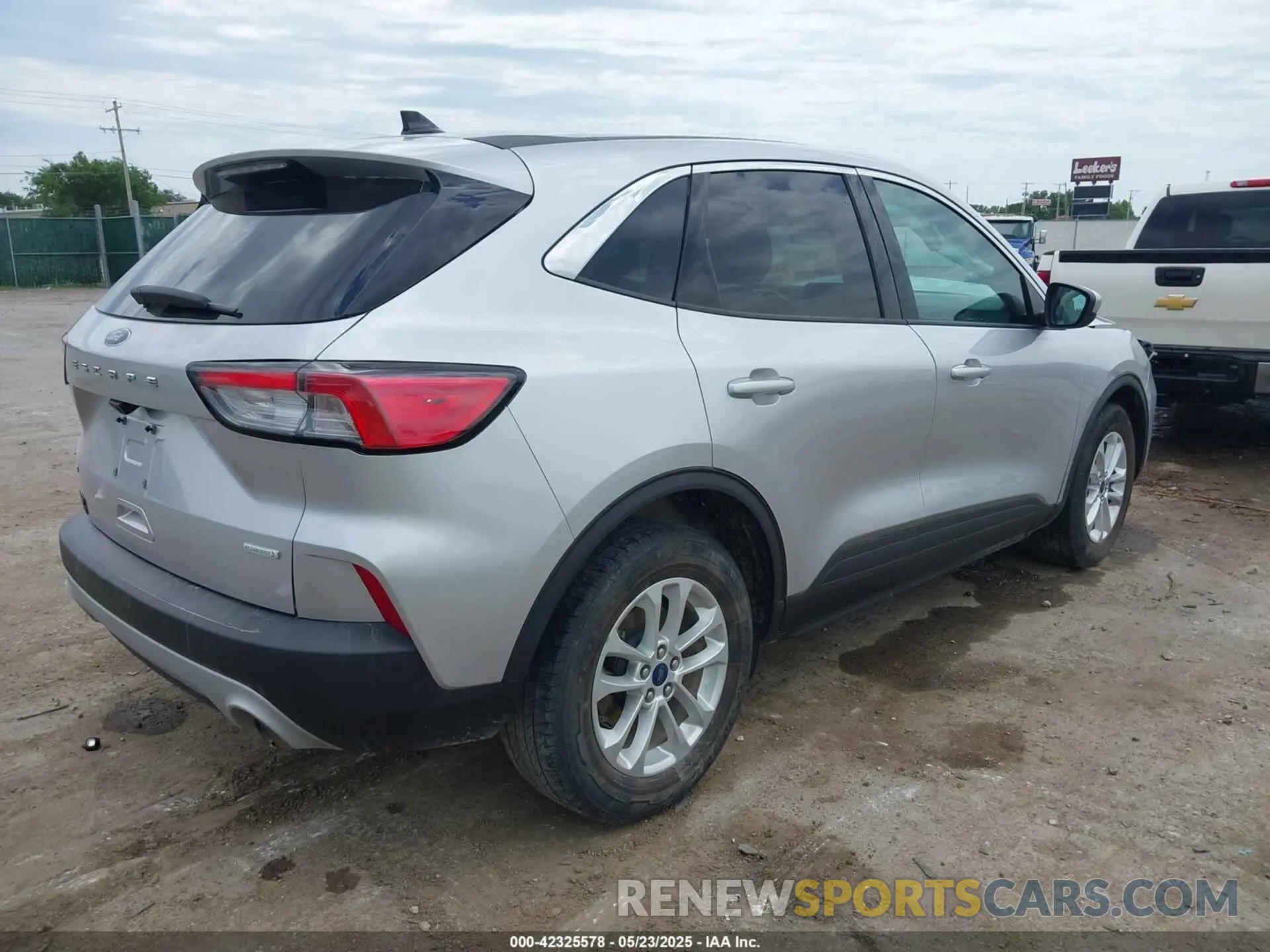 4 Photograph of a damaged car 1FMCU0G66LUA79744 FORD ESCAPE 2020