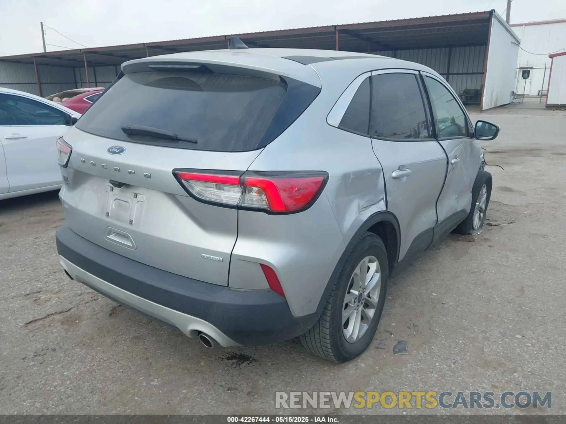 4 Photograph of a damaged car 1FMCU0G66LUB01838 FORD ESCAPE 2020