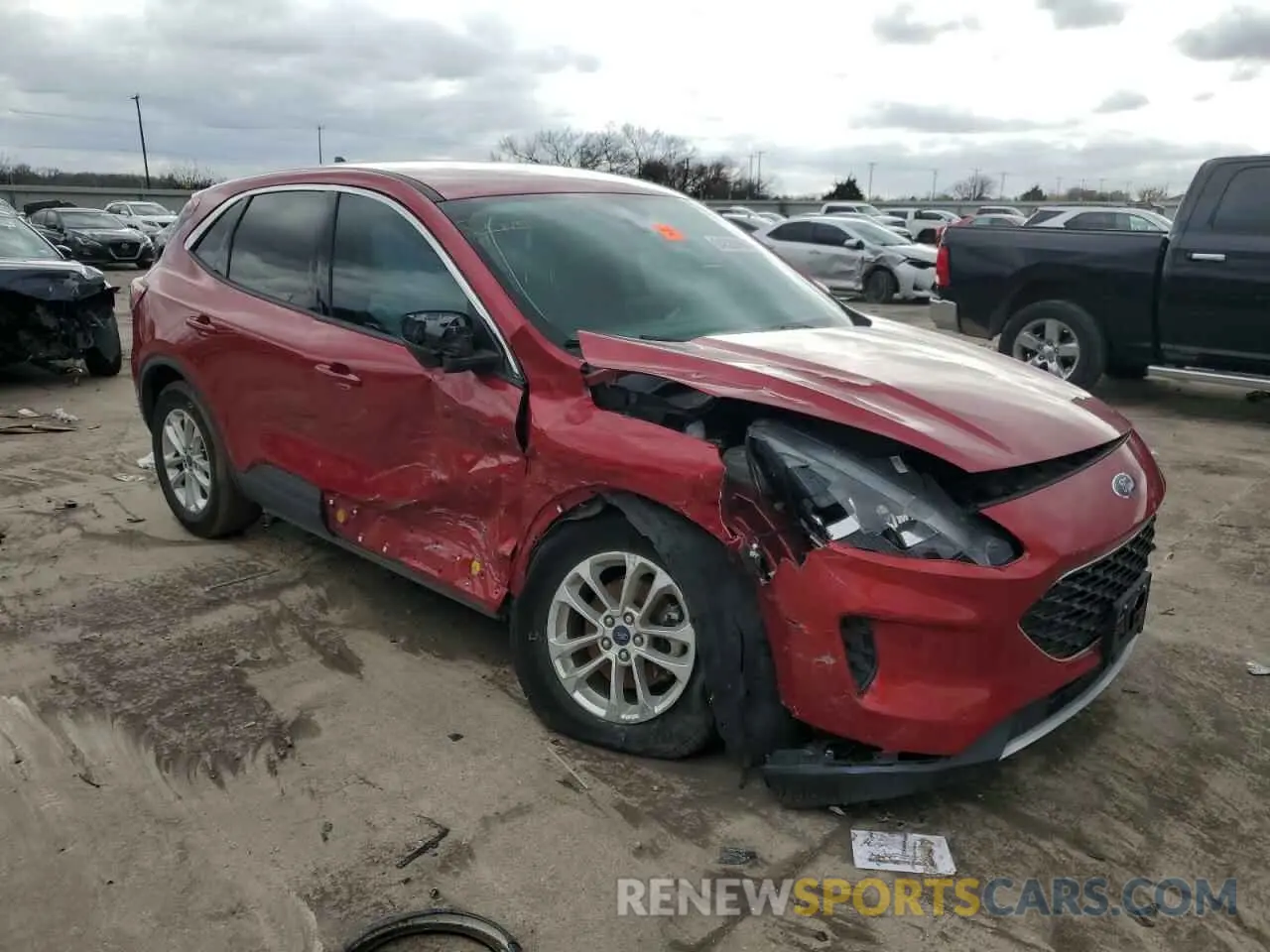 4 Photograph of a damaged car 1FMCU0G66LUB30482 FORD ESCAPE 2020