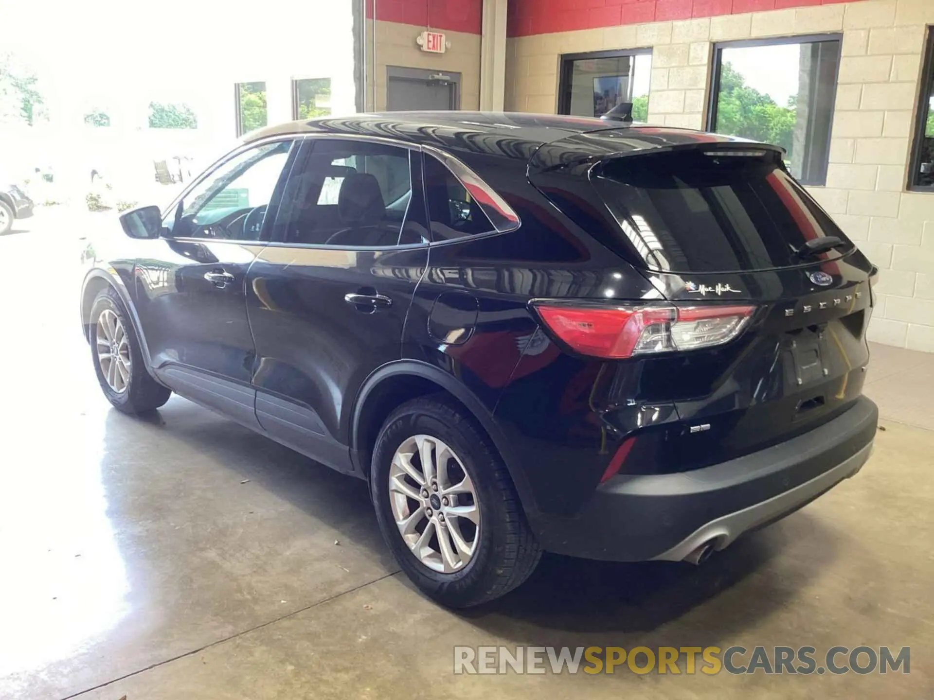 3 Photograph of a damaged car 1FMCU0G66LUB80900 FORD ESCAPE 2020