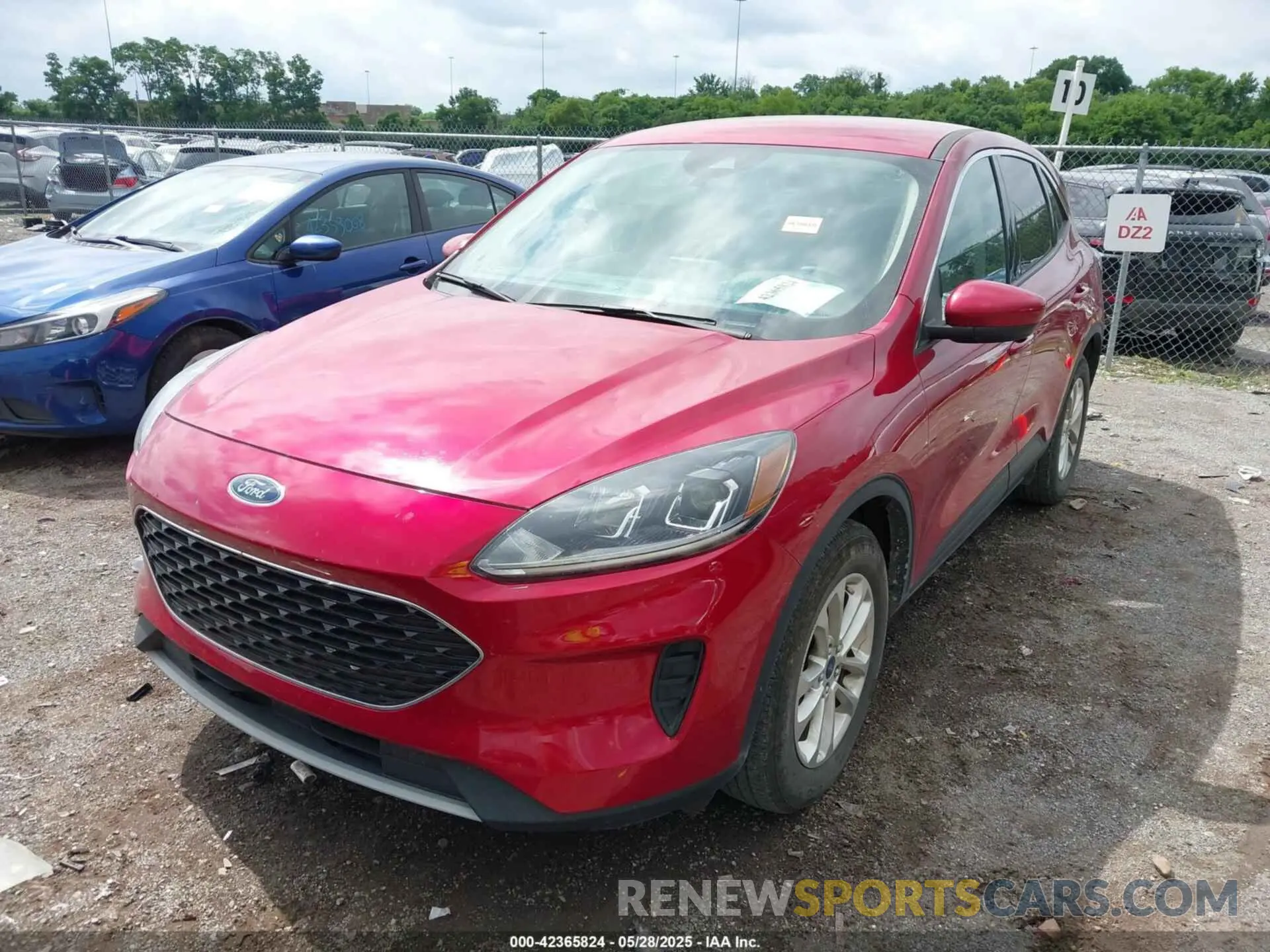 2 Photograph of a damaged car 1FMCU0G66LUC15032 FORD ESCAPE 2020