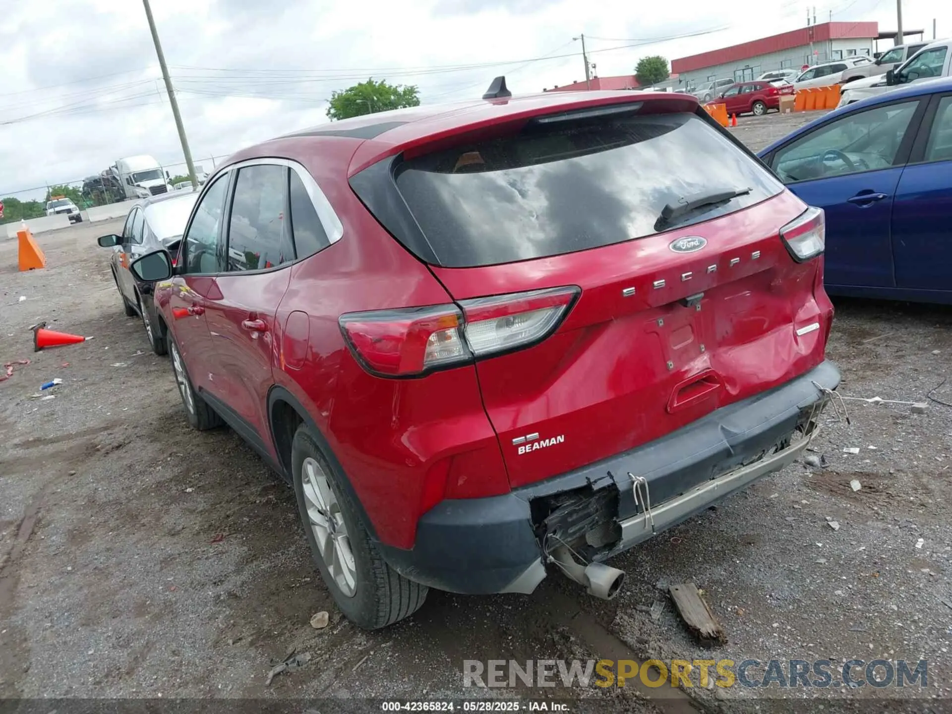 3 Photograph of a damaged car 1FMCU0G66LUC15032 FORD ESCAPE 2020