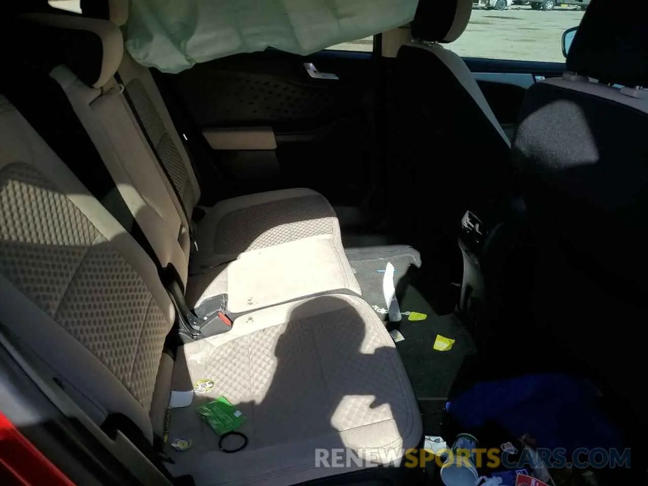 10 Photograph of a damaged car 1FMCU0G67LUA11579 FORD ESCAPE 2020