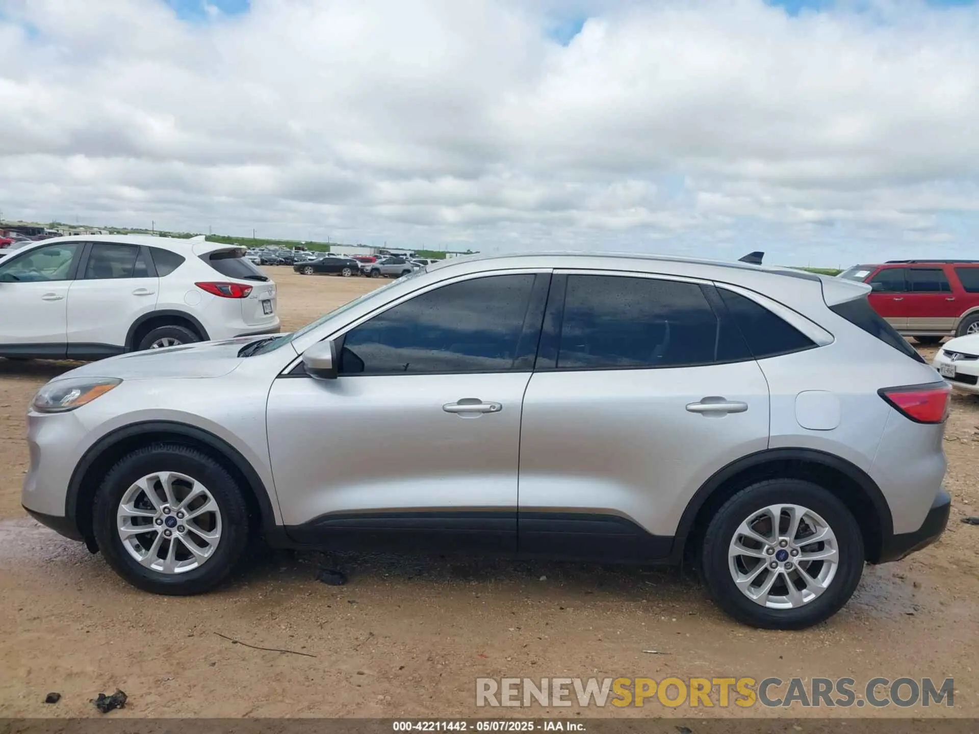 14 Photograph of a damaged car 1FMCU0G67LUA12375 FORD ESCAPE 2020