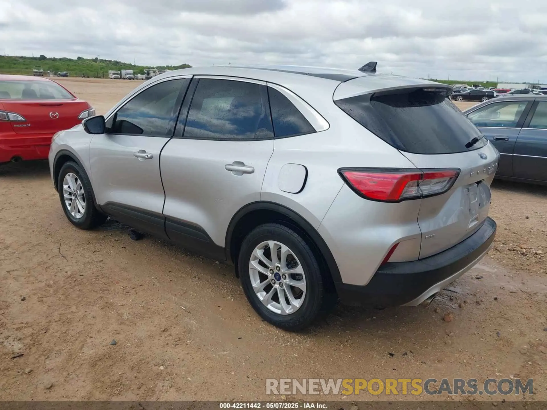 3 Photograph of a damaged car 1FMCU0G67LUA12375 FORD ESCAPE 2020