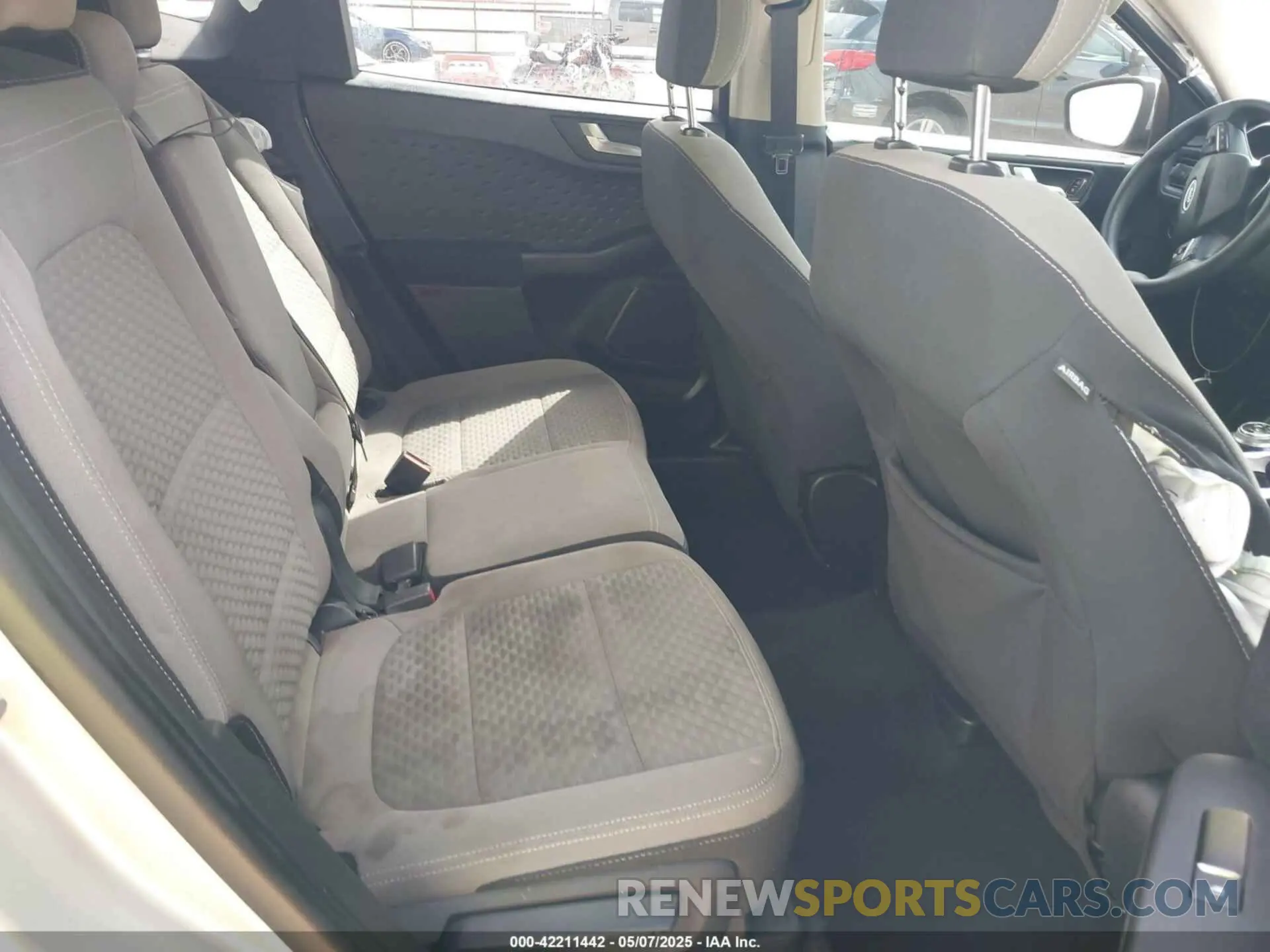 8 Photograph of a damaged car 1FMCU0G67LUA12375 FORD ESCAPE 2020