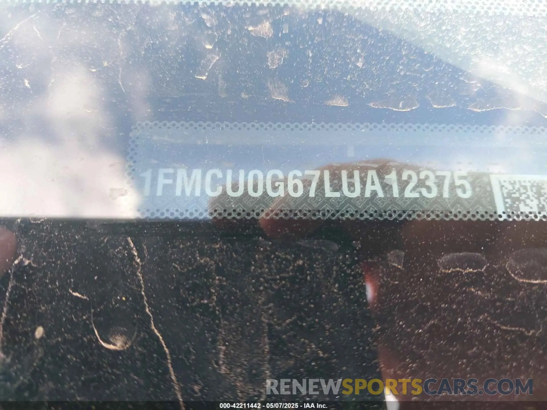 9 Photograph of a damaged car 1FMCU0G67LUA12375 FORD ESCAPE 2020