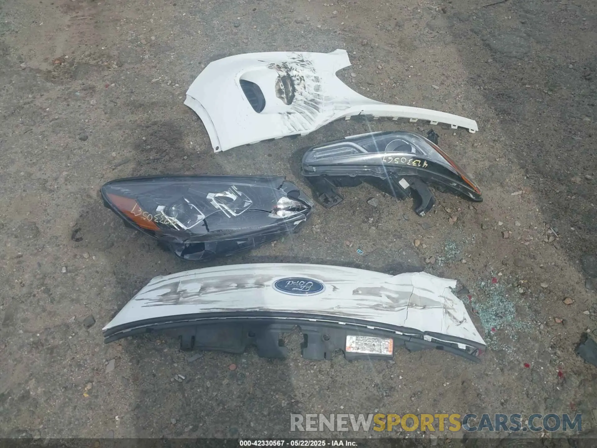 12 Photograph of a damaged car 1FMCU0G67LUA66744 FORD ESCAPE 2020