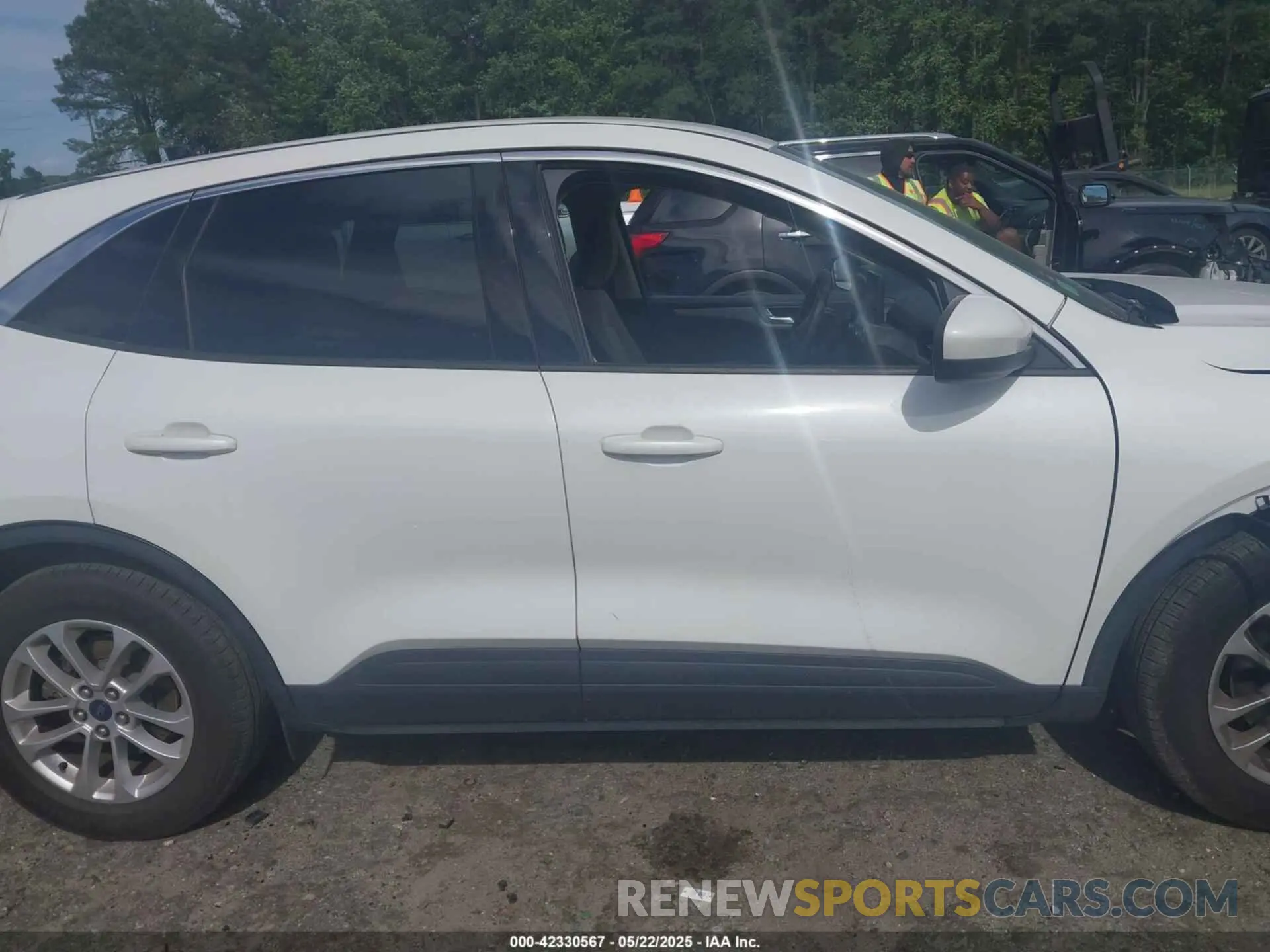 14 Photograph of a damaged car 1FMCU0G67LUA66744 FORD ESCAPE 2020