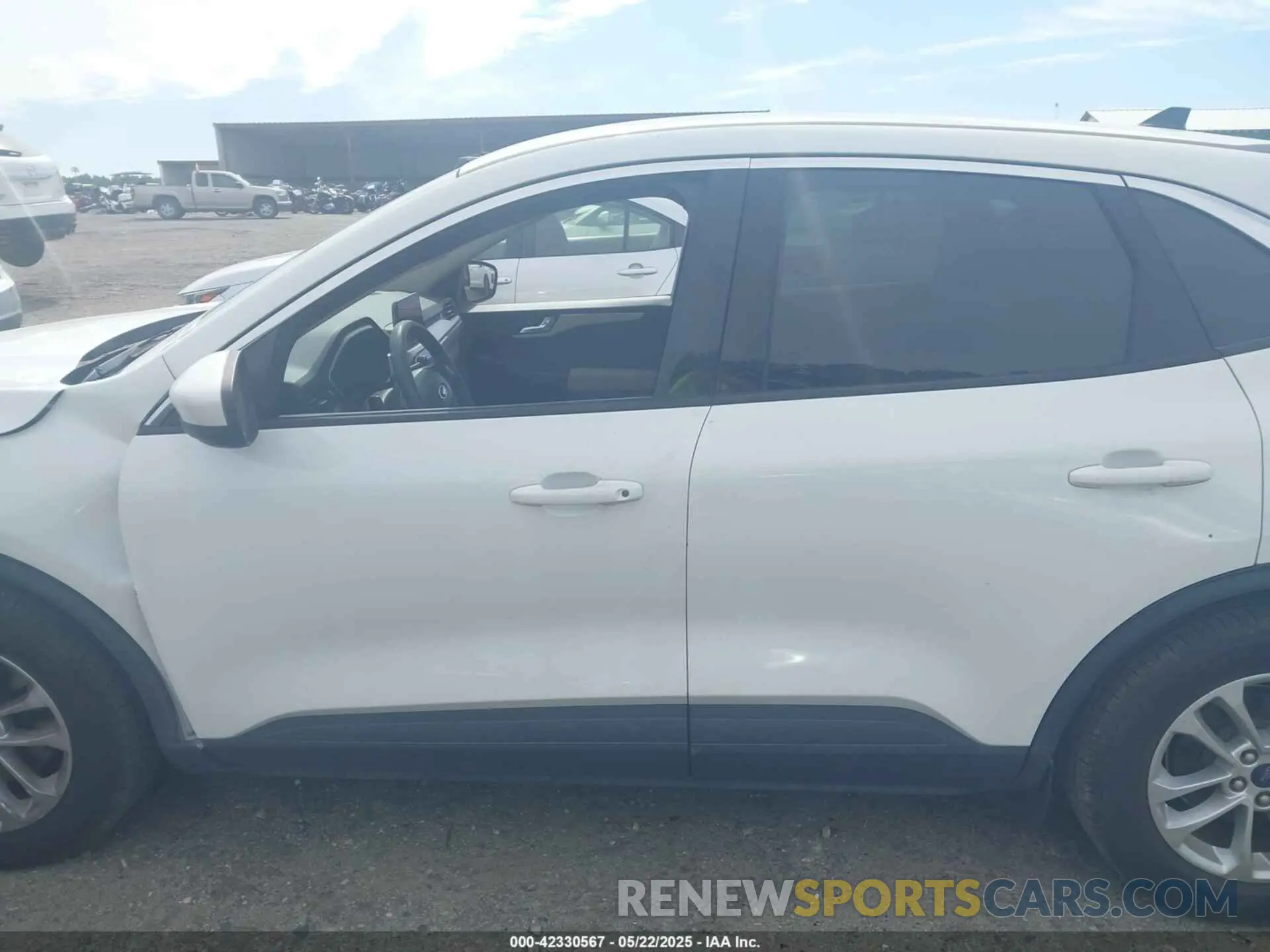 15 Photograph of a damaged car 1FMCU0G67LUA66744 FORD ESCAPE 2020