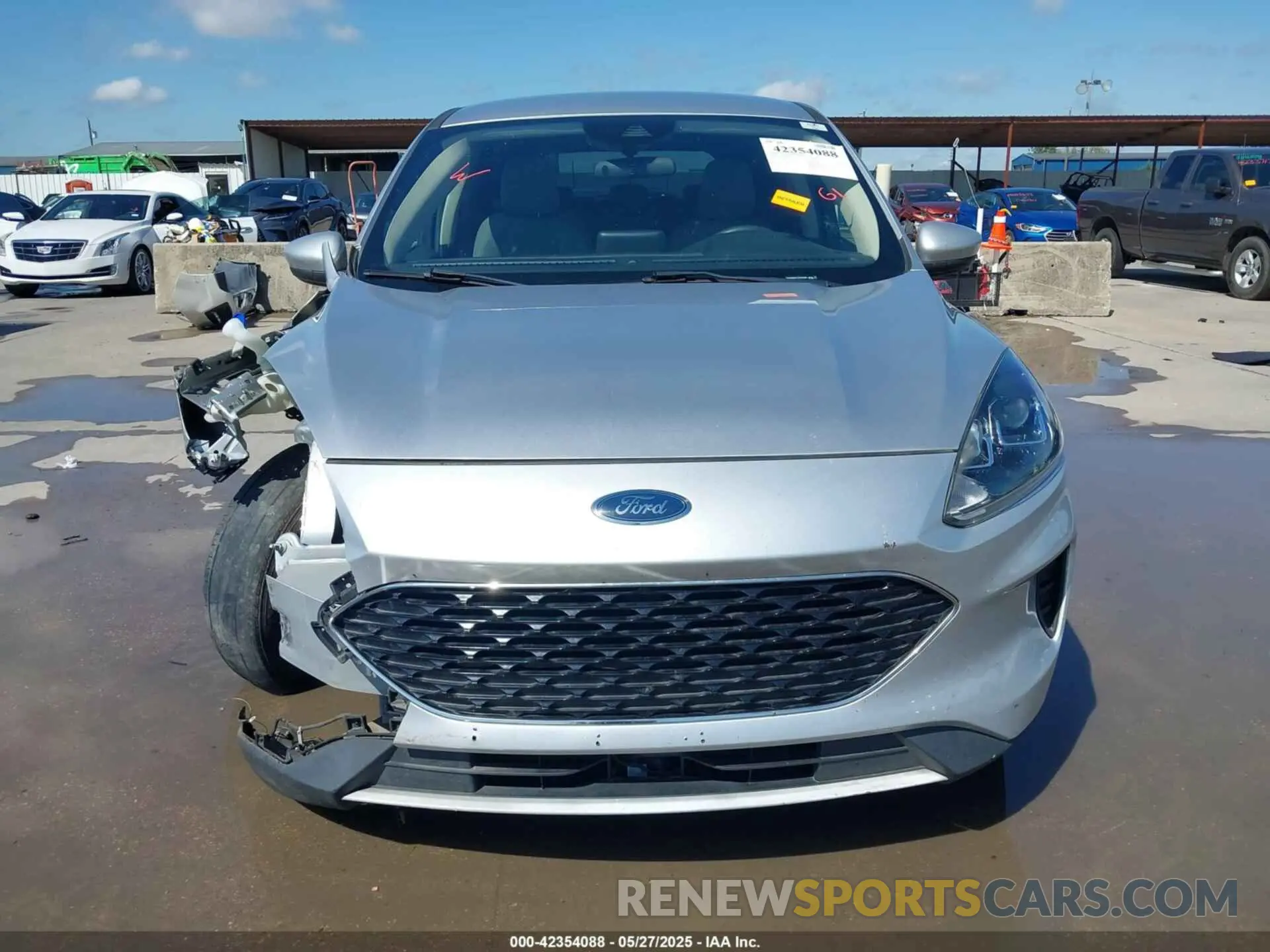 13 Photograph of a damaged car 1FMCU0G67LUA92888 FORD ESCAPE 2020