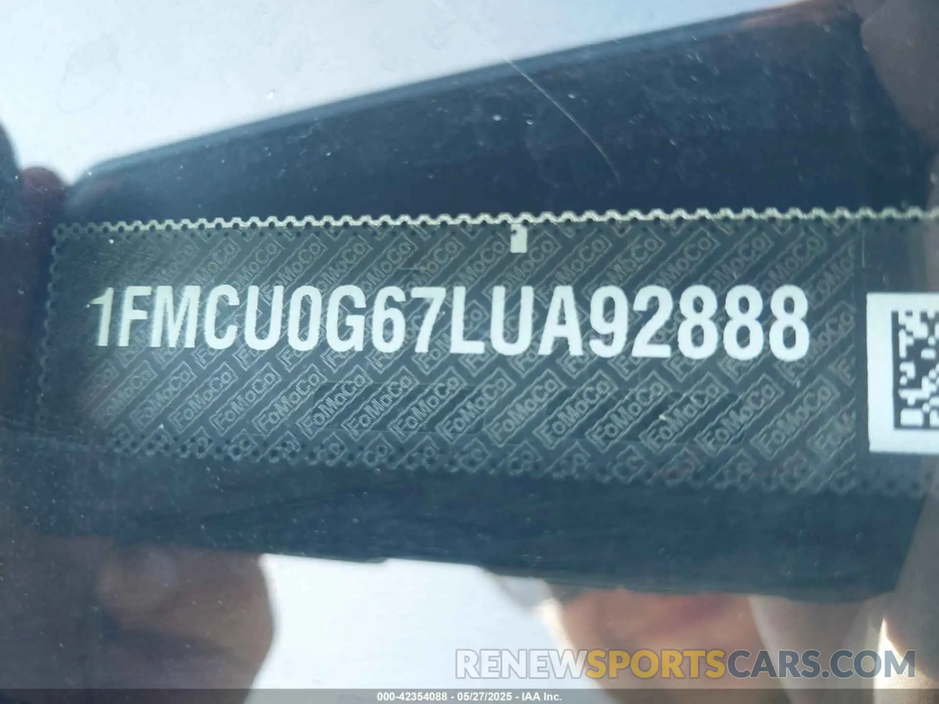 18 Photograph of a damaged car 1FMCU0G67LUA92888 FORD ESCAPE 2020