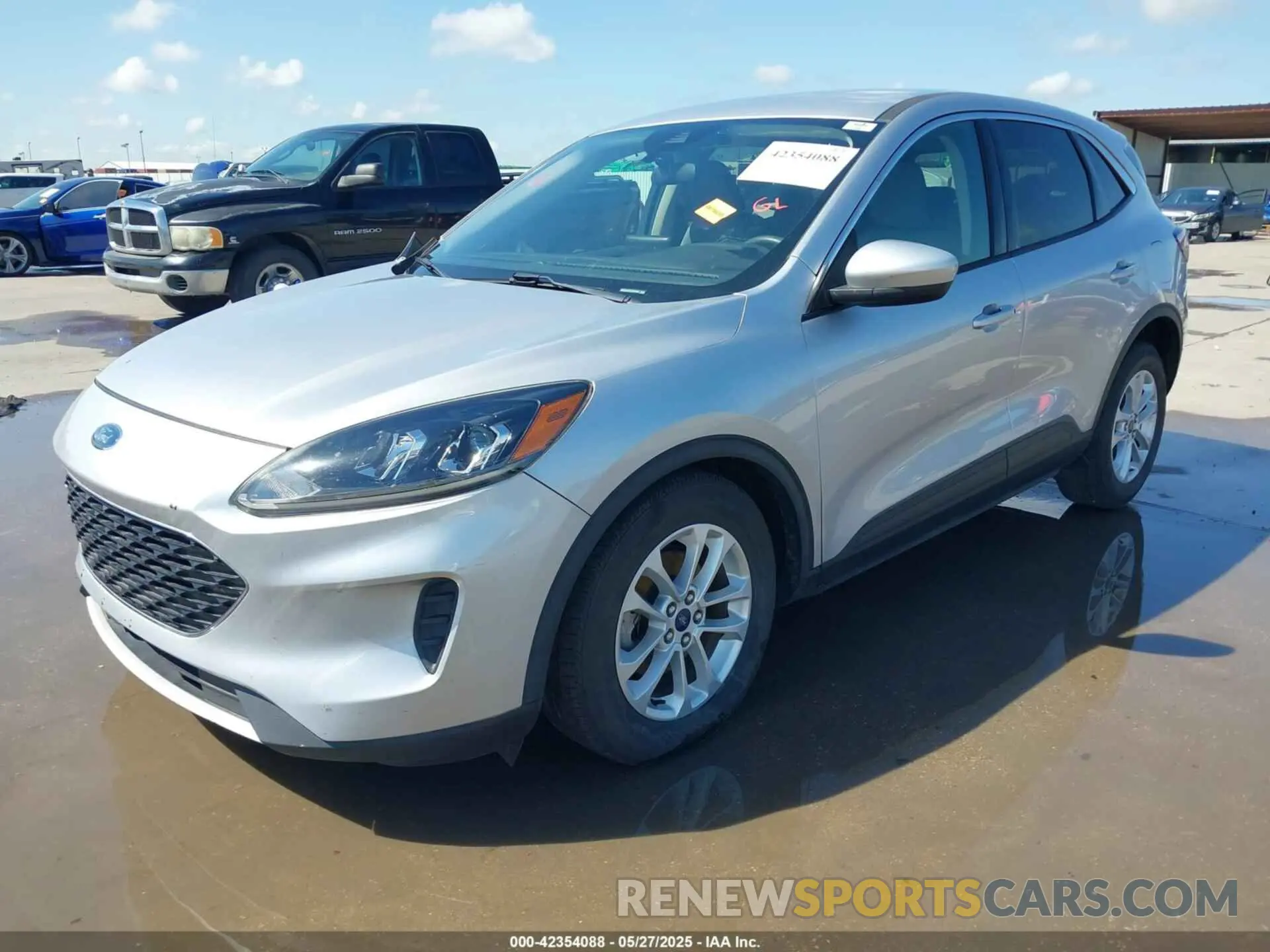 2 Photograph of a damaged car 1FMCU0G67LUA92888 FORD ESCAPE 2020
