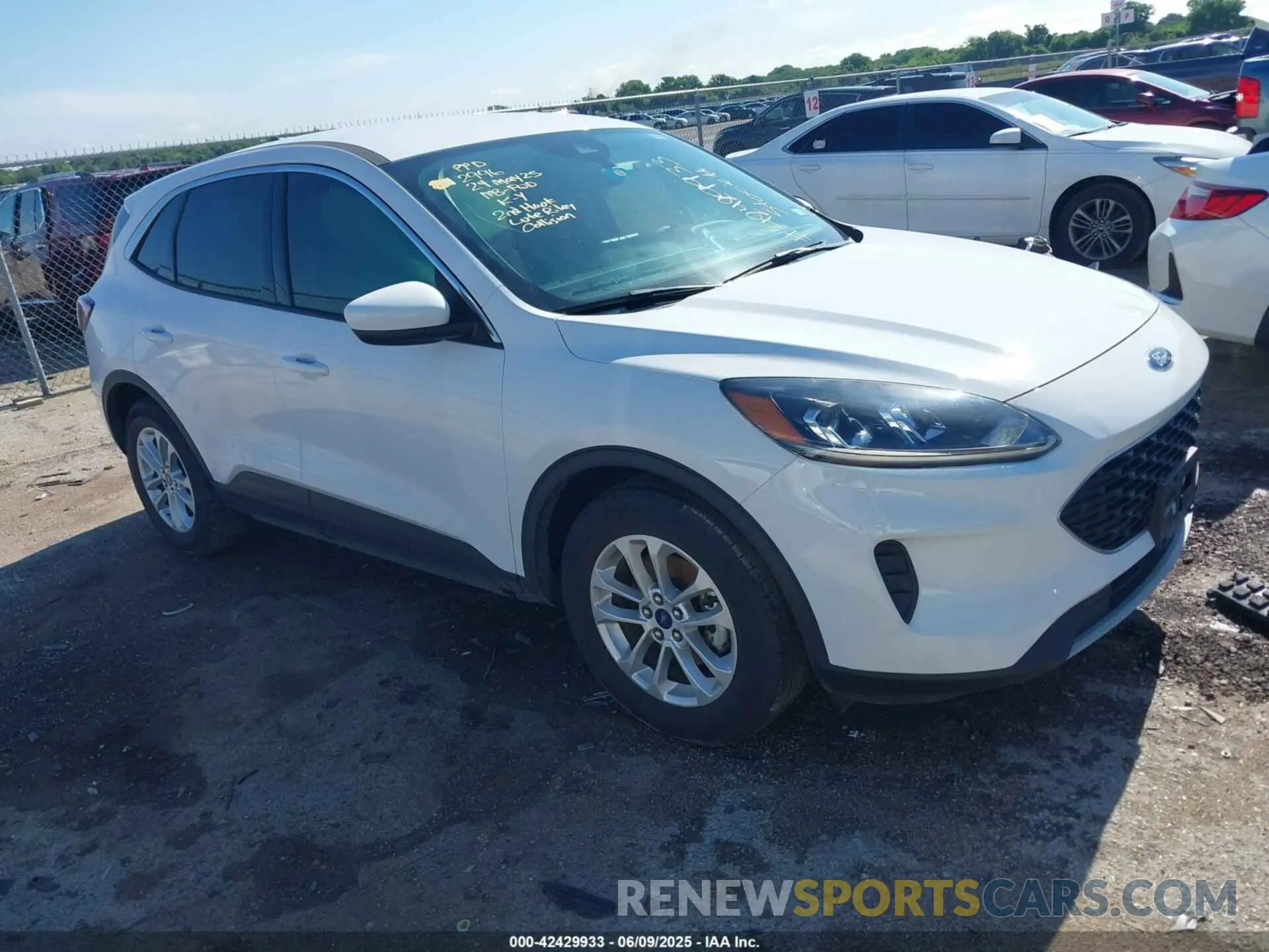 1 Photograph of a damaged car 1FMCU0G67LUB02996 FORD ESCAPE 2020