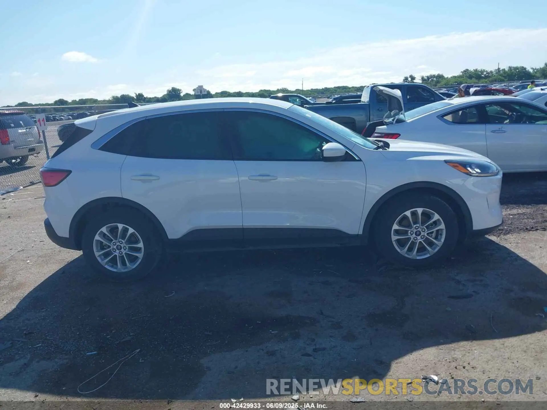 13 Photograph of a damaged car 1FMCU0G67LUB02996 FORD ESCAPE 2020