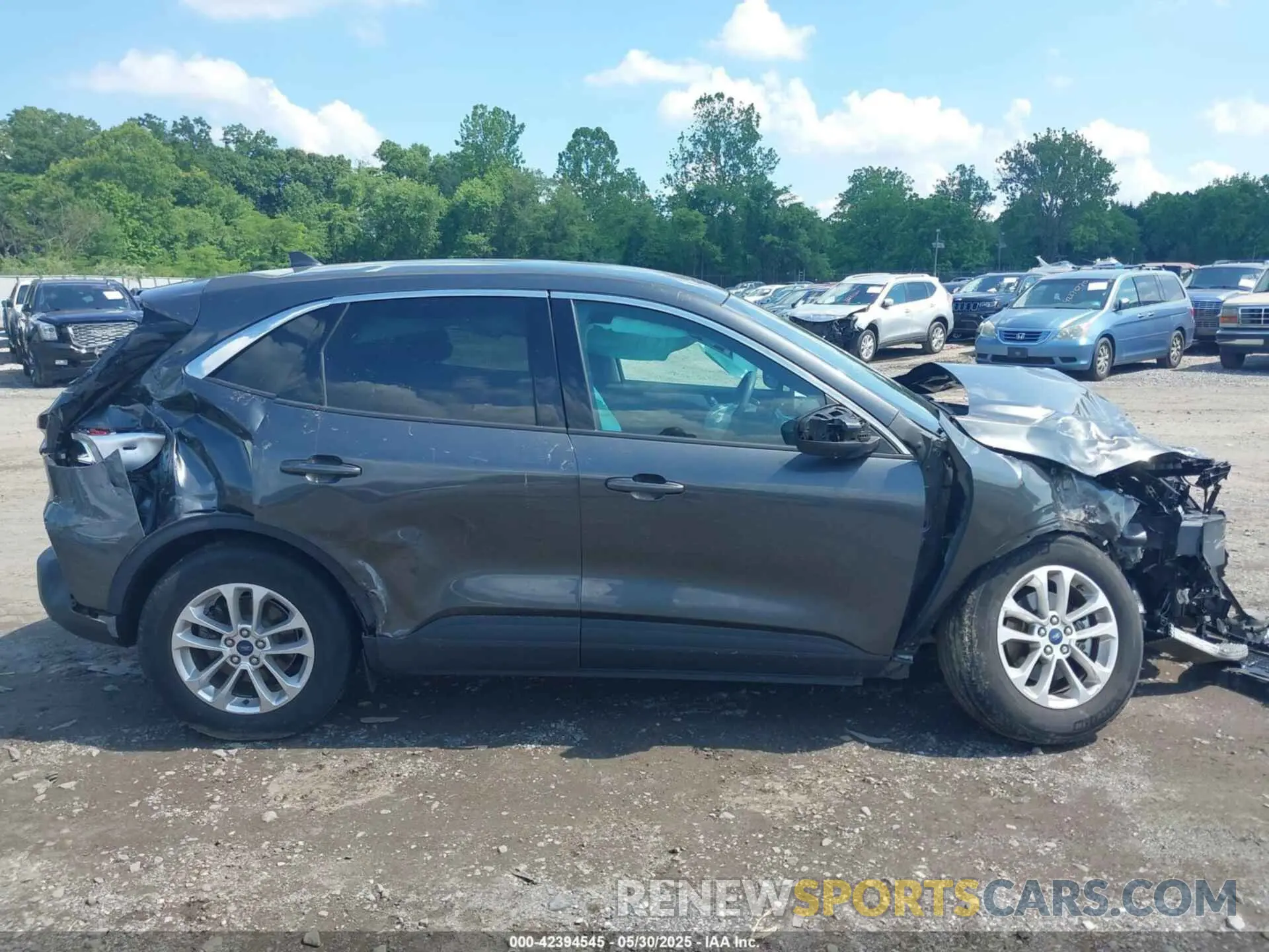13 Photograph of a damaged car 1FMCU0G67LUB89685 FORD ESCAPE 2020
