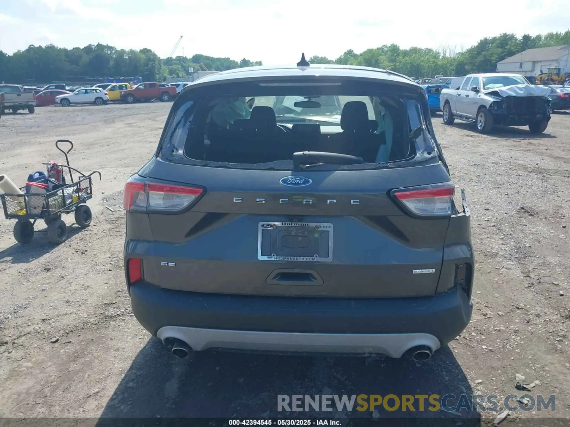 16 Photograph of a damaged car 1FMCU0G67LUB89685 FORD ESCAPE 2020
