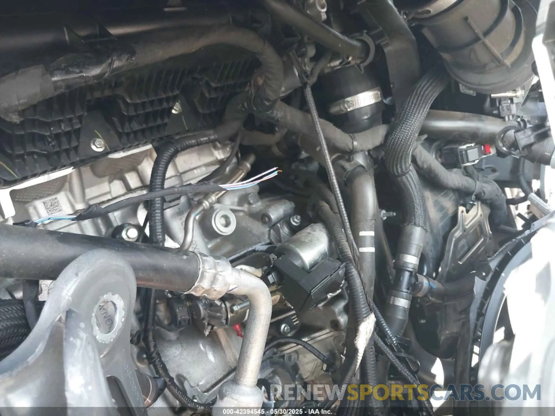 17 Photograph of a damaged car 1FMCU0G67LUB89685 FORD ESCAPE 2020