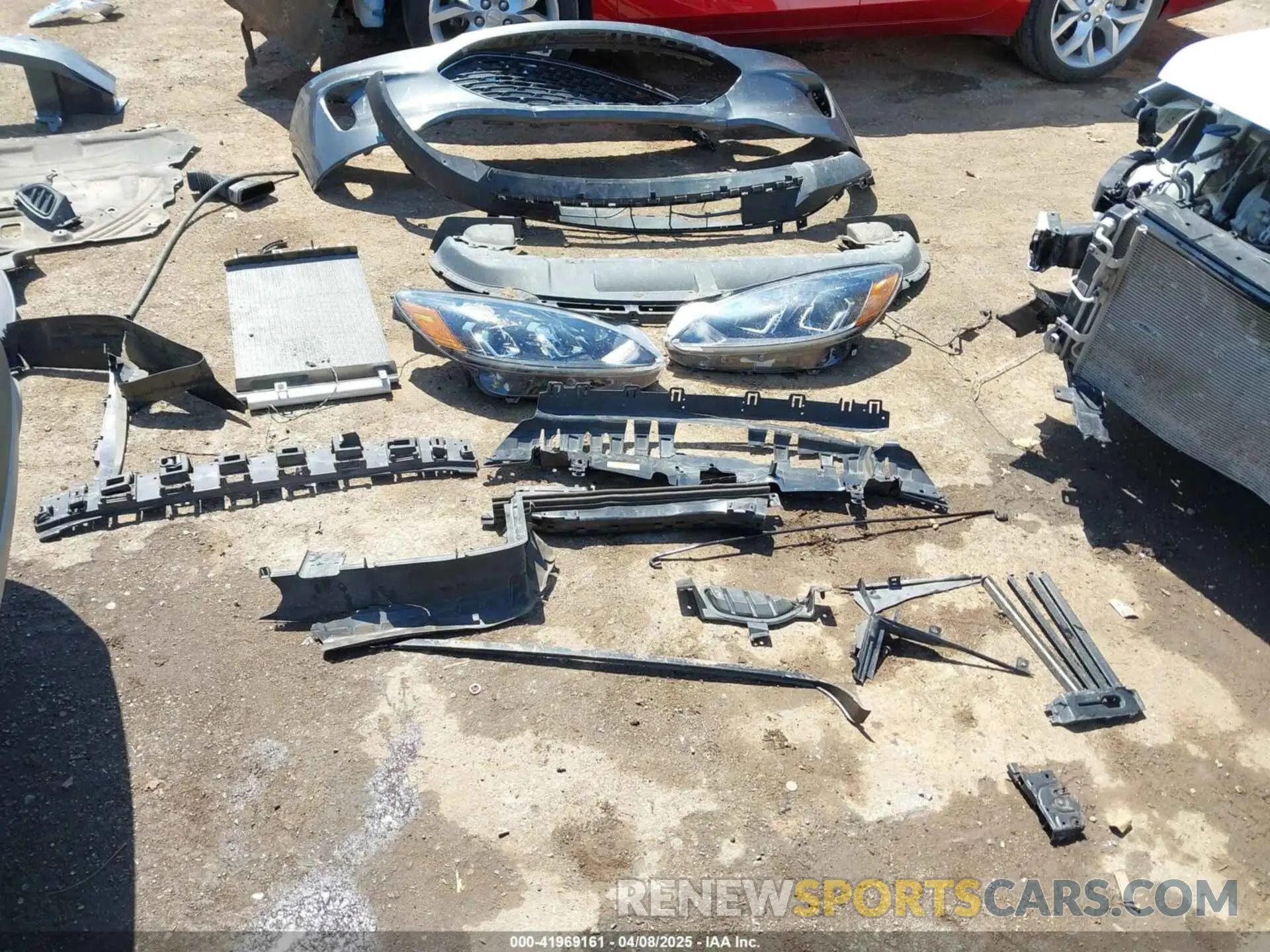 12 Photograph of a damaged car 1FMCU0G67LUB91761 FORD ESCAPE 2020