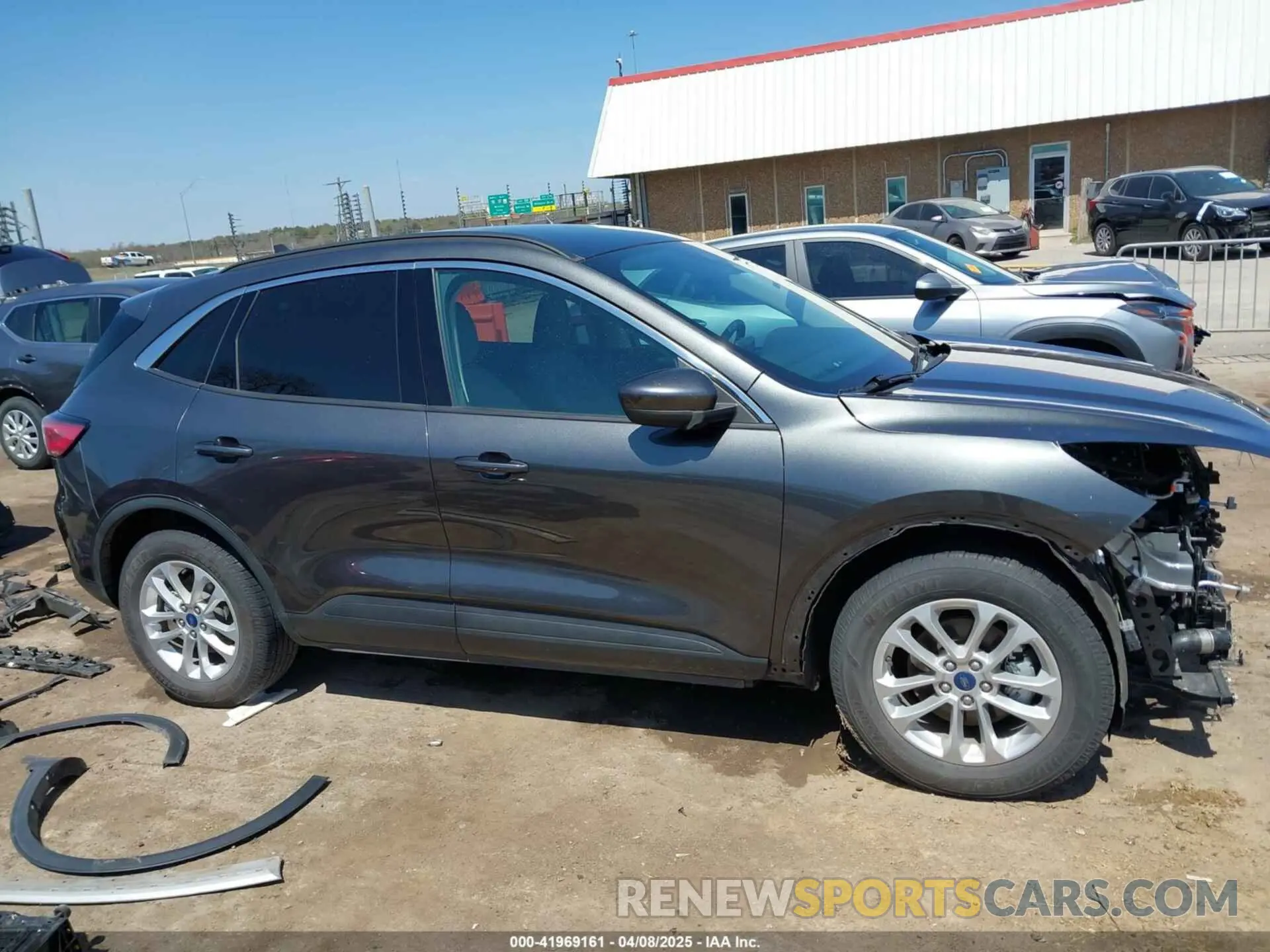 14 Photograph of a damaged car 1FMCU0G67LUB91761 FORD ESCAPE 2020
