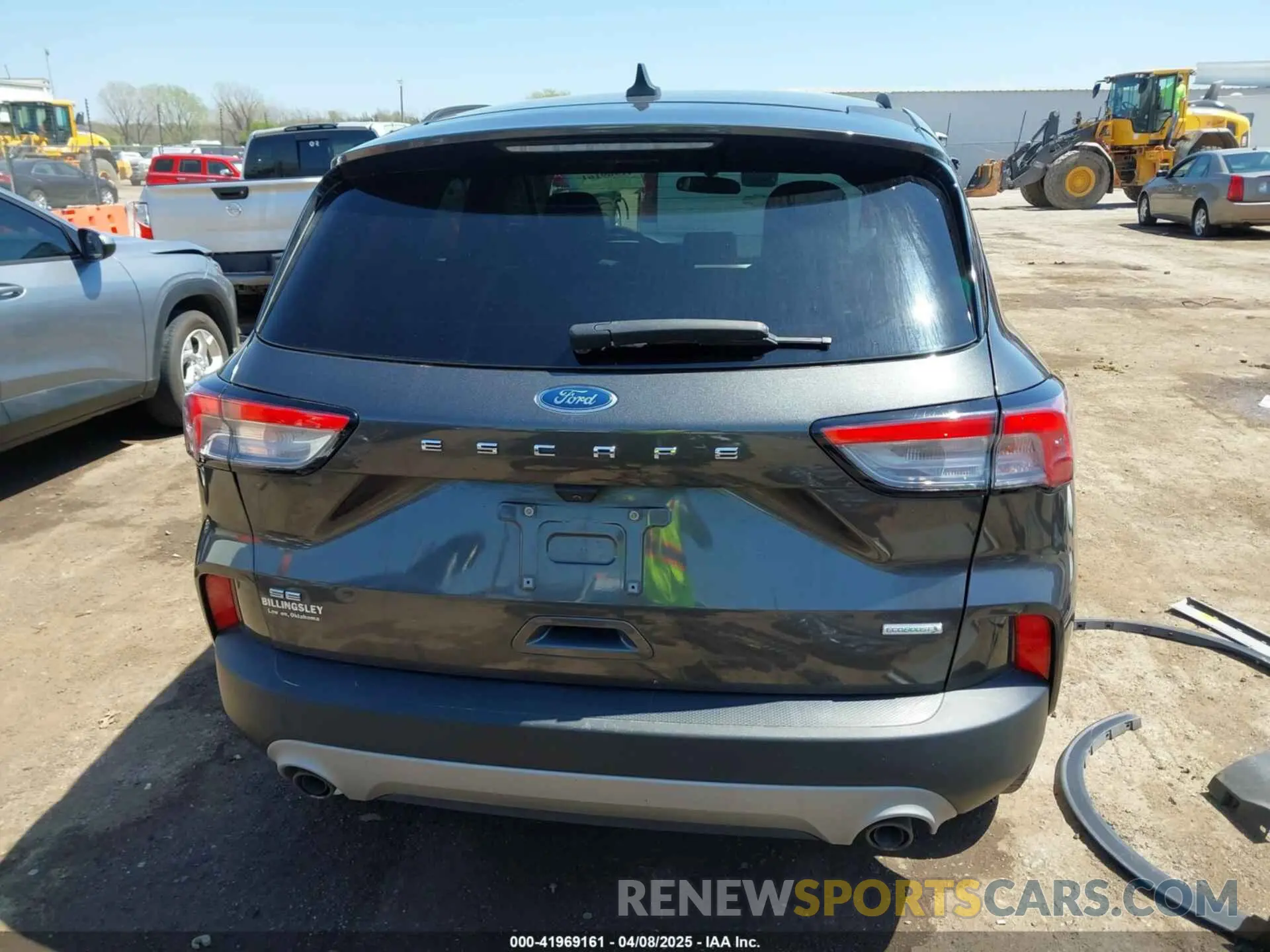 17 Photograph of a damaged car 1FMCU0G67LUB91761 FORD ESCAPE 2020