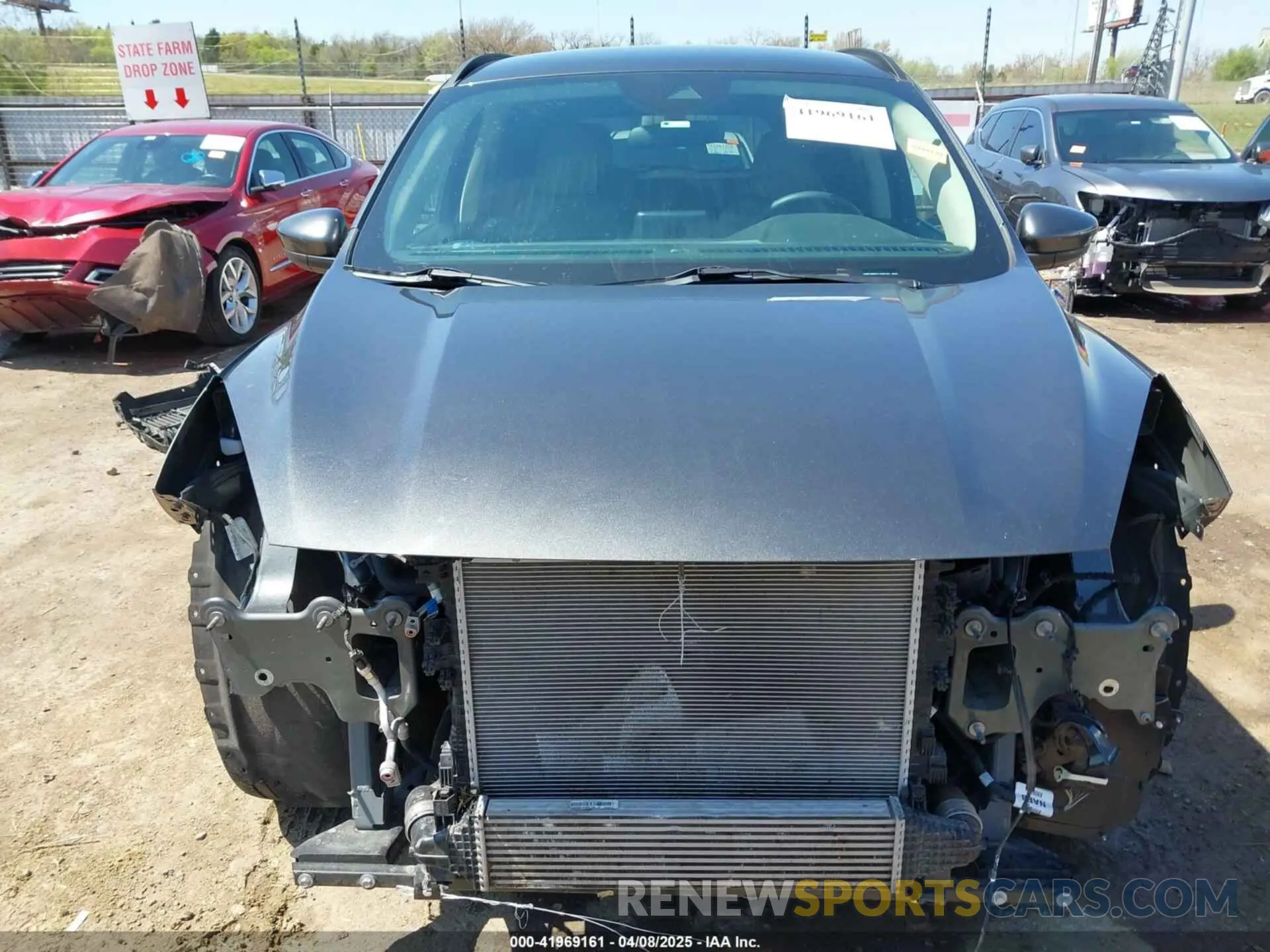 6 Photograph of a damaged car 1FMCU0G67LUB91761 FORD ESCAPE 2020