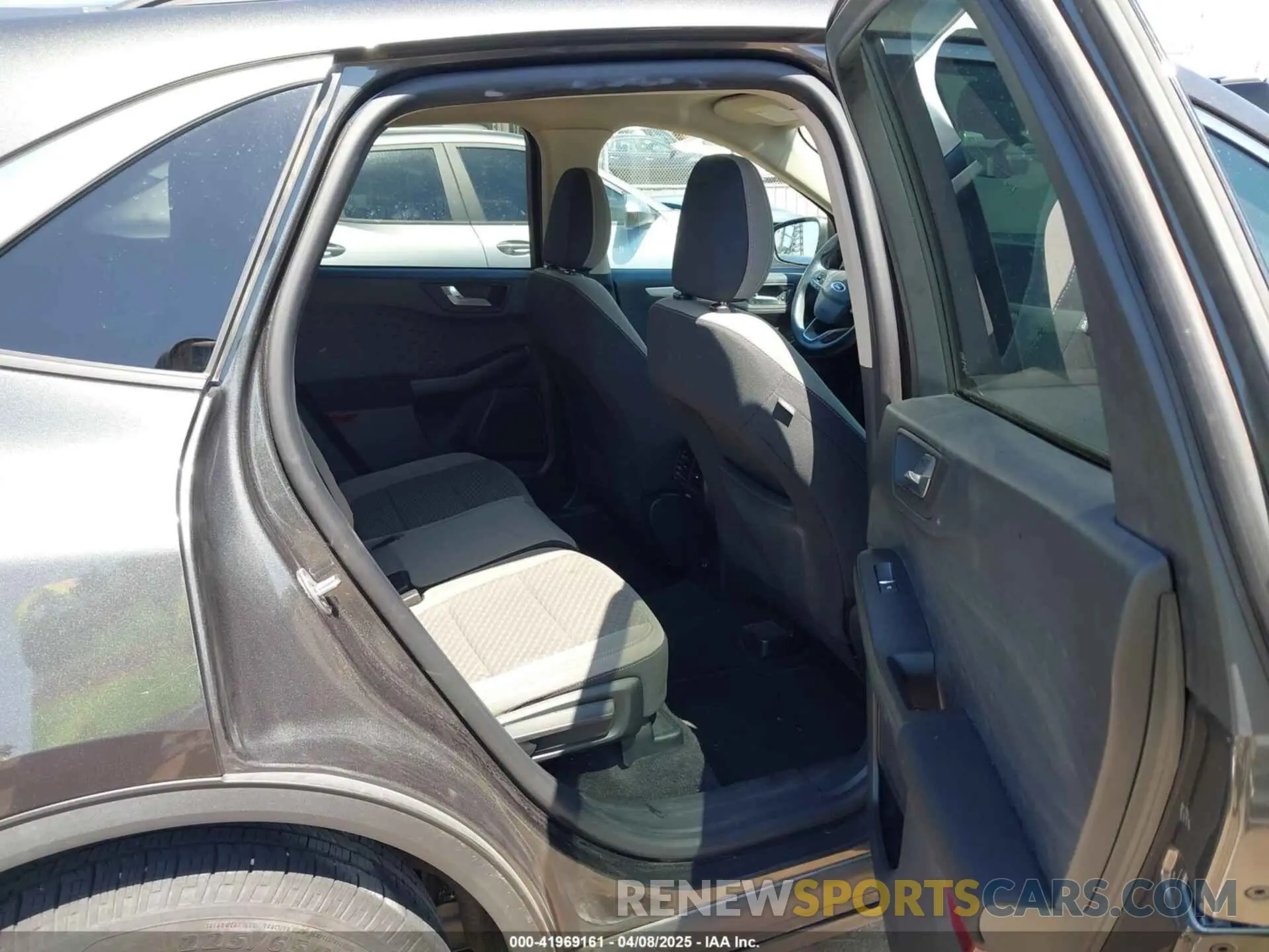 8 Photograph of a damaged car 1FMCU0G67LUB91761 FORD ESCAPE 2020