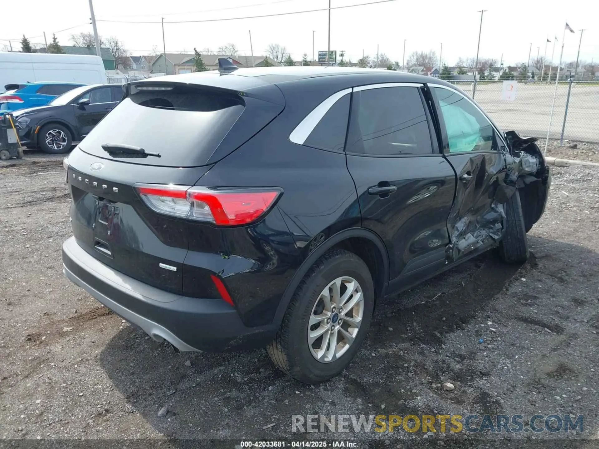 4 Photograph of a damaged car 1FMCU0G67LUB94143 FORD ESCAPE 2020