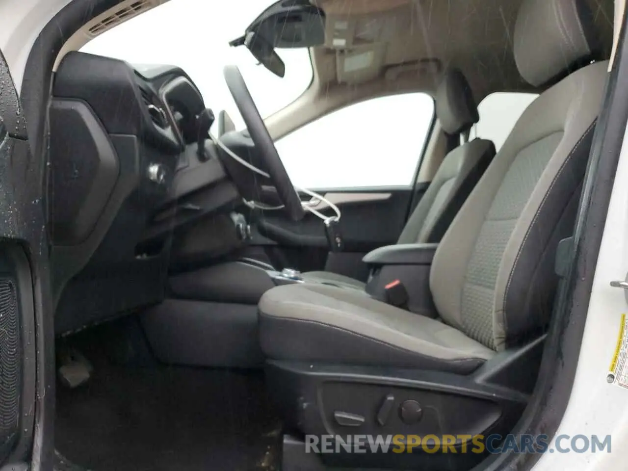 7 Photograph of a damaged car 1FMCU0G67LUB98614 FORD ESCAPE 2020