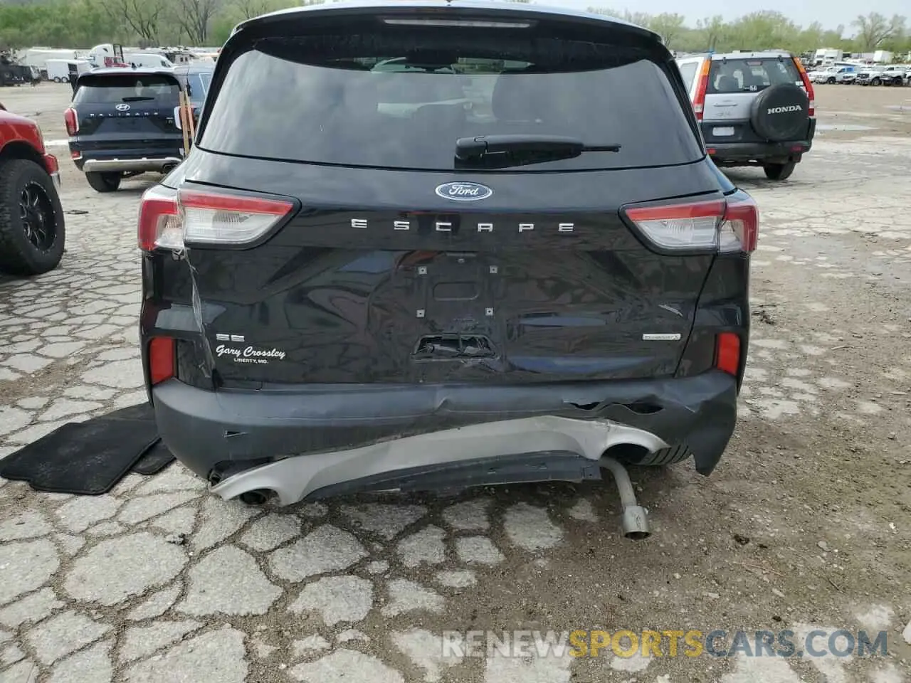 6 Photograph of a damaged car 1FMCU0G67LUC31708 FORD ESCAPE 2020