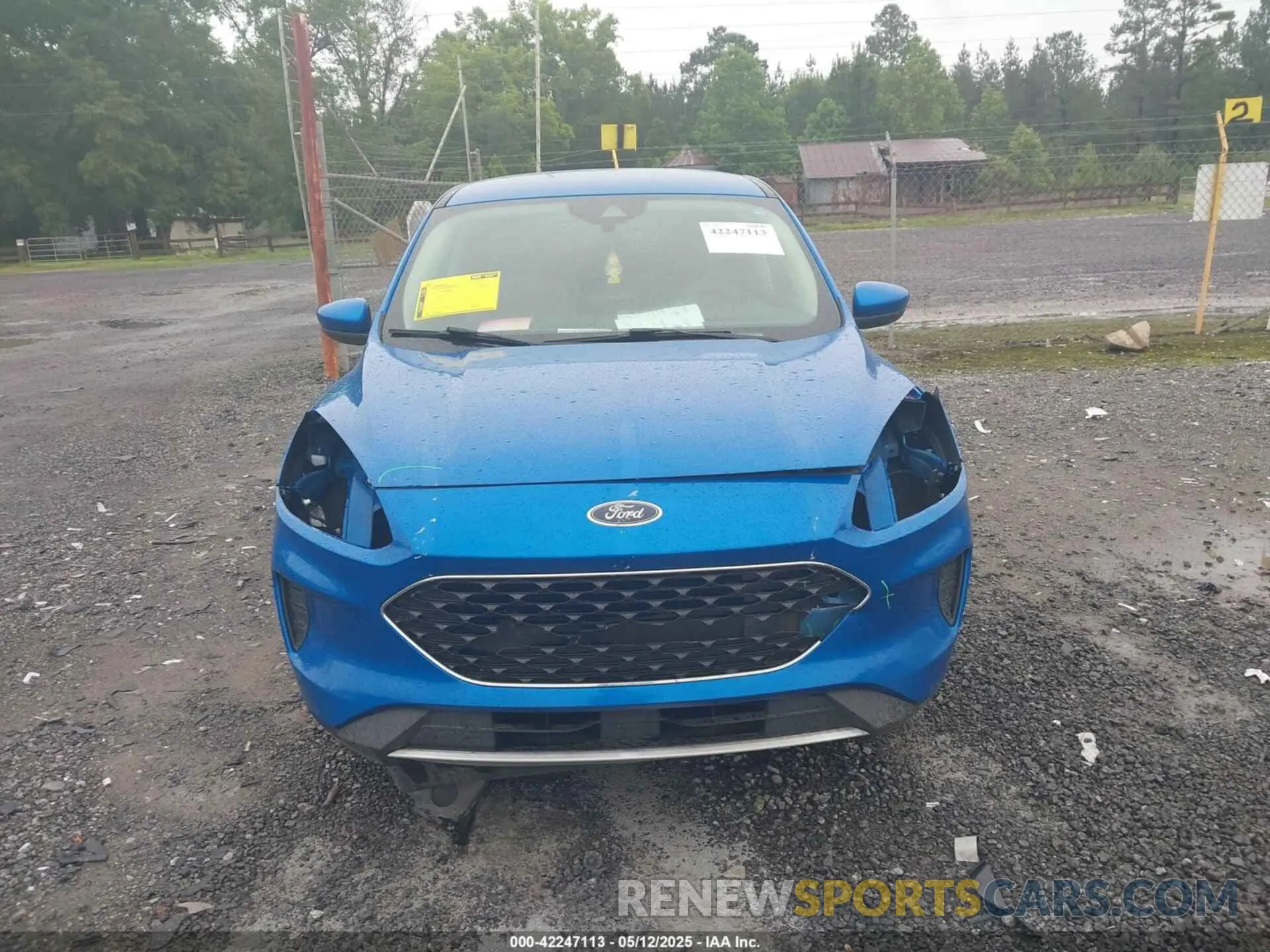 13 Photograph of a damaged car 1FMCU0G67LUC37461 FORD ESCAPE 2020