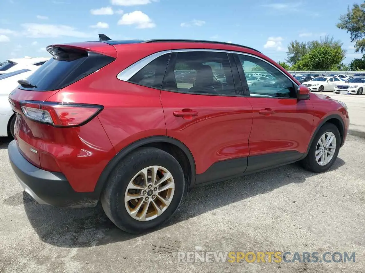 3 Photograph of a damaged car 1FMCU0G68LUA06245 FORD ESCAPE 2020