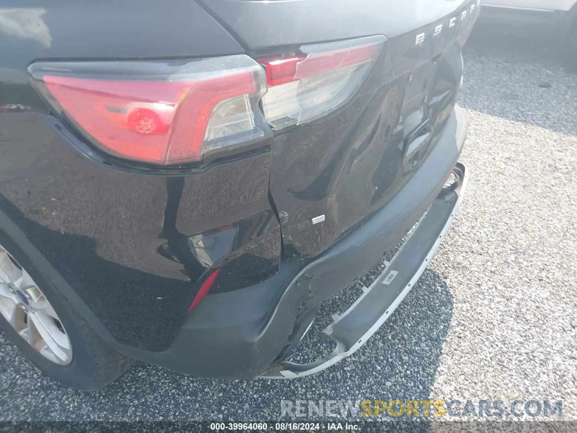 6 Photograph of a damaged car 1FMCU0G68LUA25412 FORD ESCAPE 2020