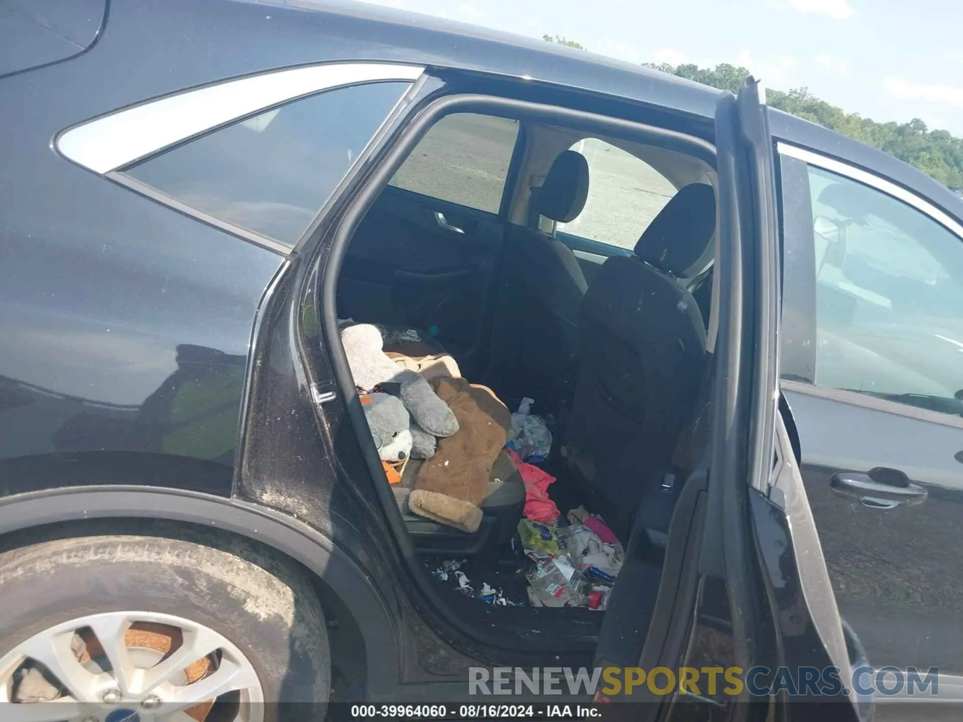 8 Photograph of a damaged car 1FMCU0G68LUA25412 FORD ESCAPE 2020